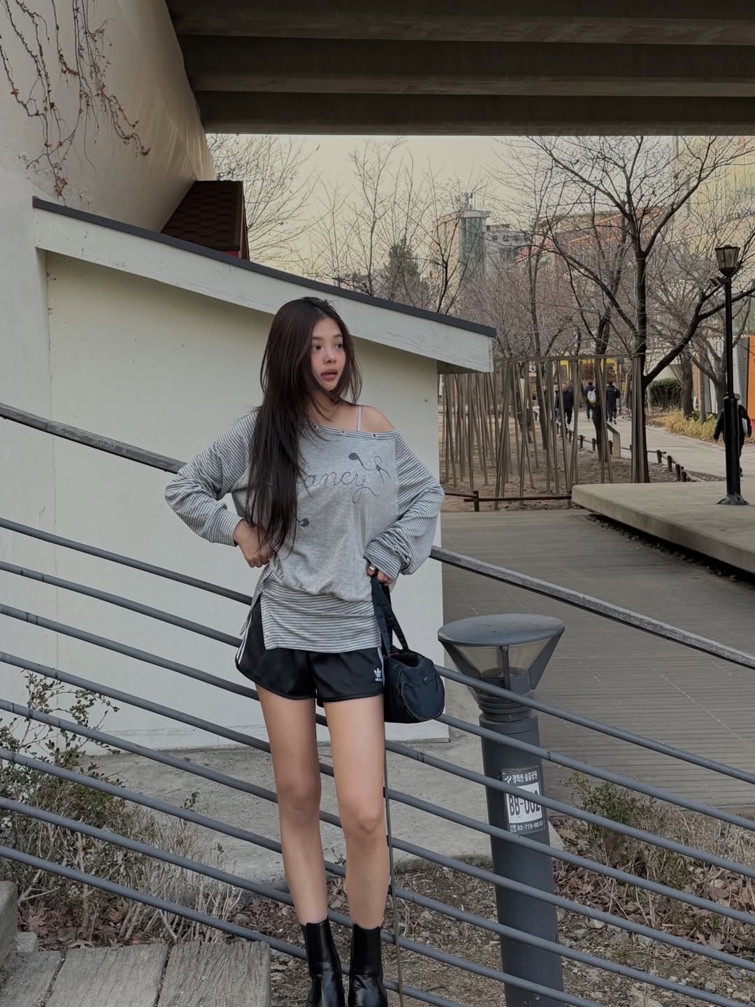 🇰🇷訂購｜FANCY CLUB 26SS｜Drawing Stripe Off-Shoulder 2色 