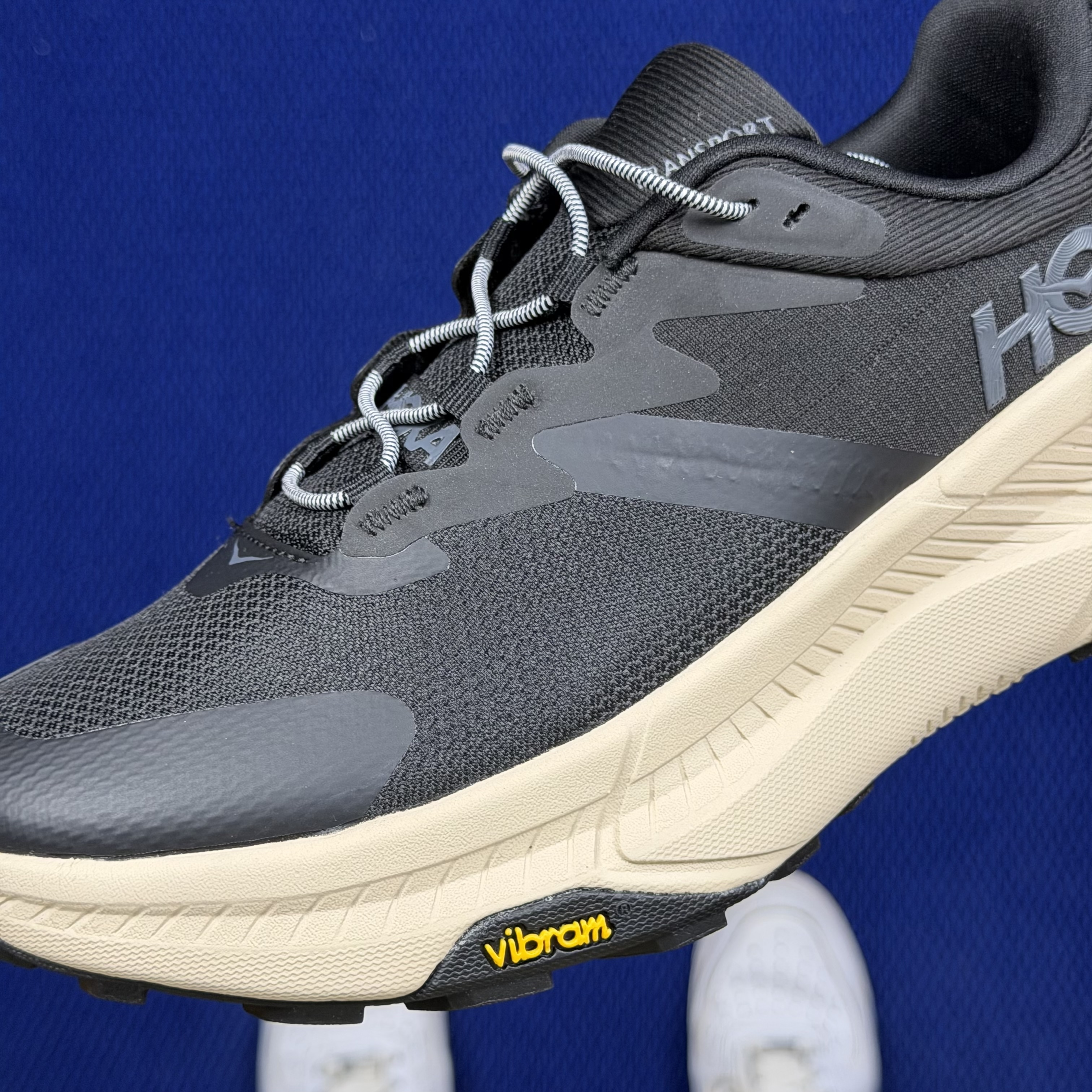 Hoka One One Transport