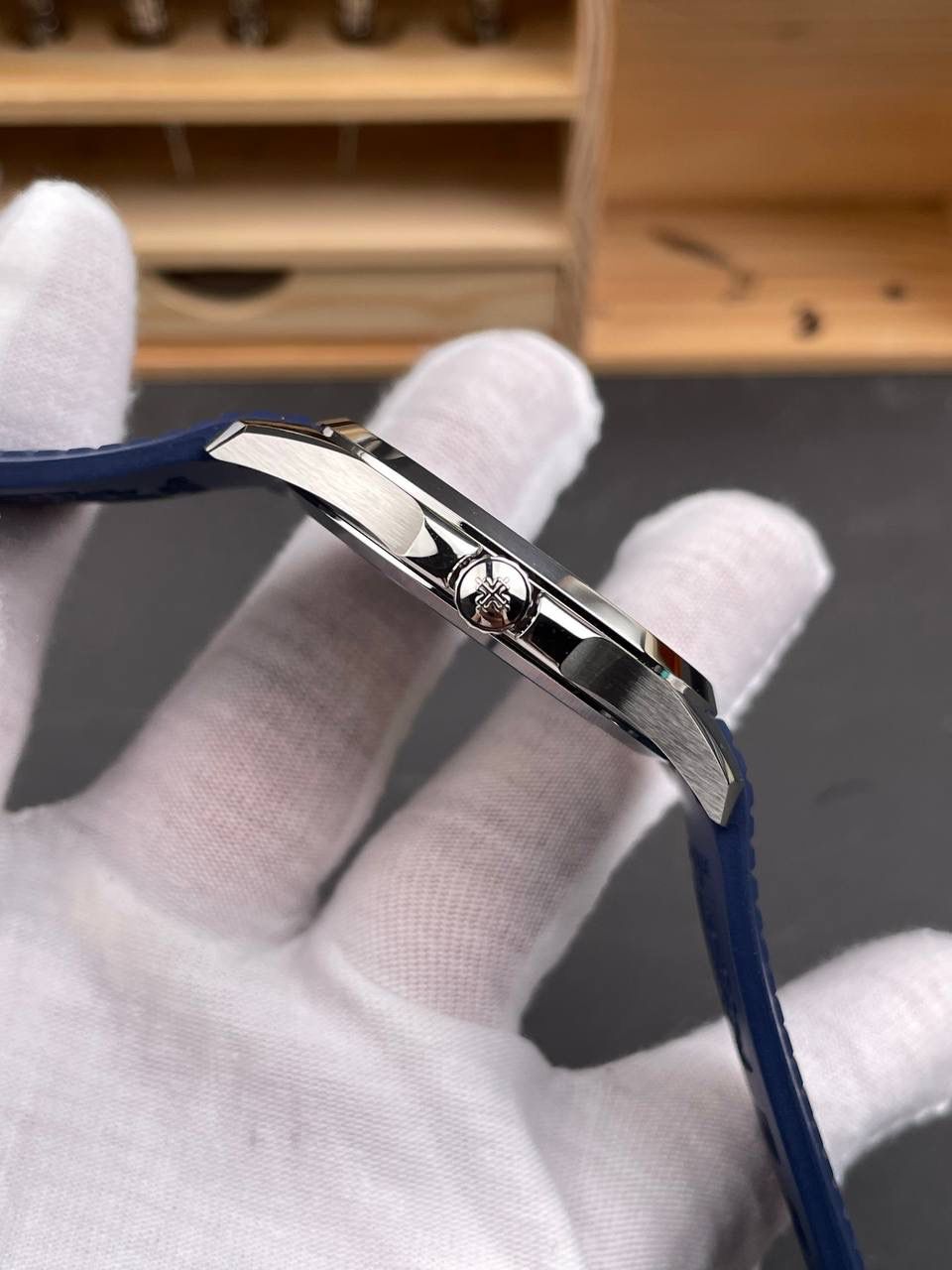 百达翡丽 Aquanaut 5167A 蓝色表盘橡胶表带男士腕表