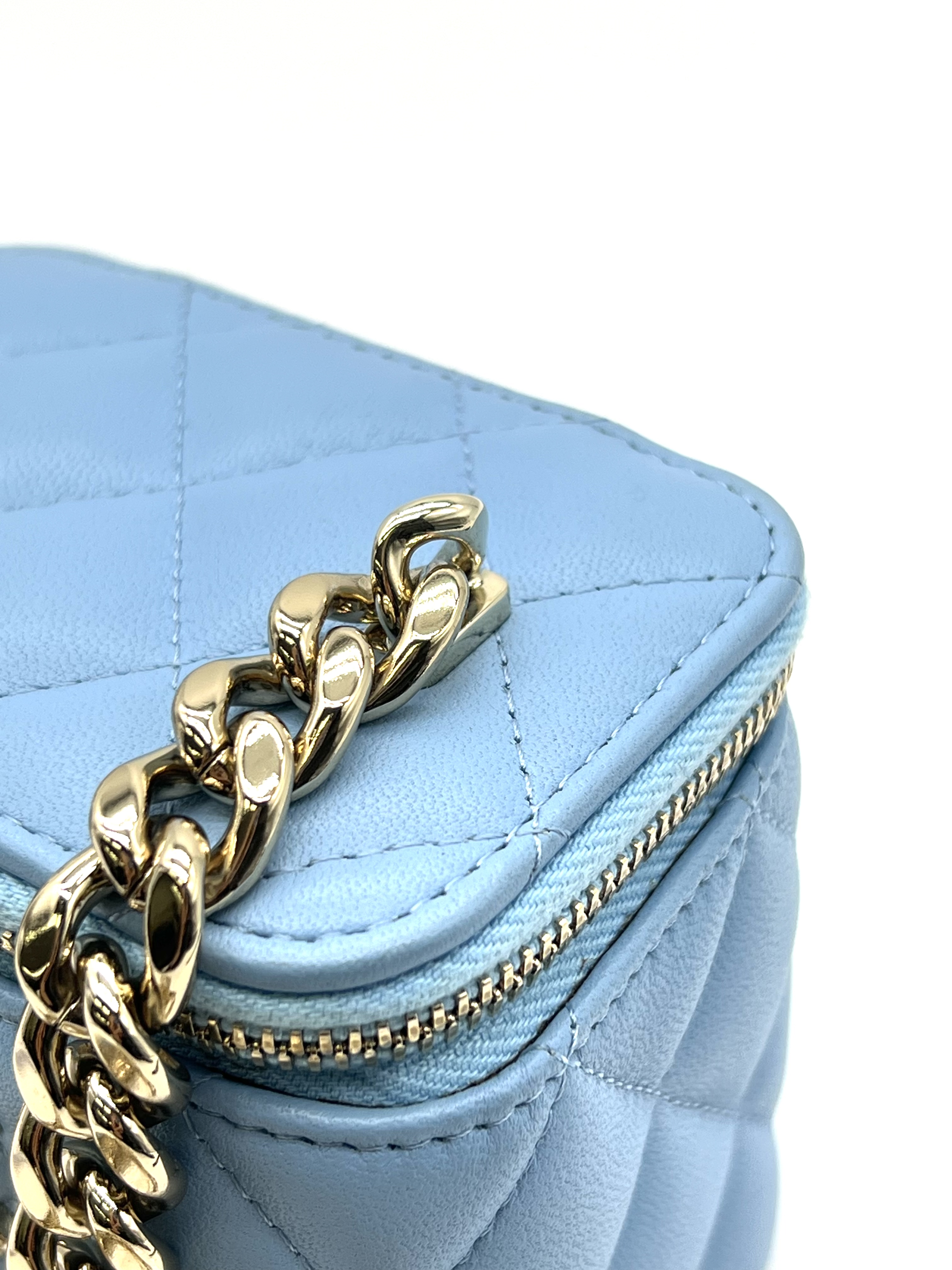 Pre-Owned CHANEL Tiffany Blue Vanity Case / Product Code: 36050610