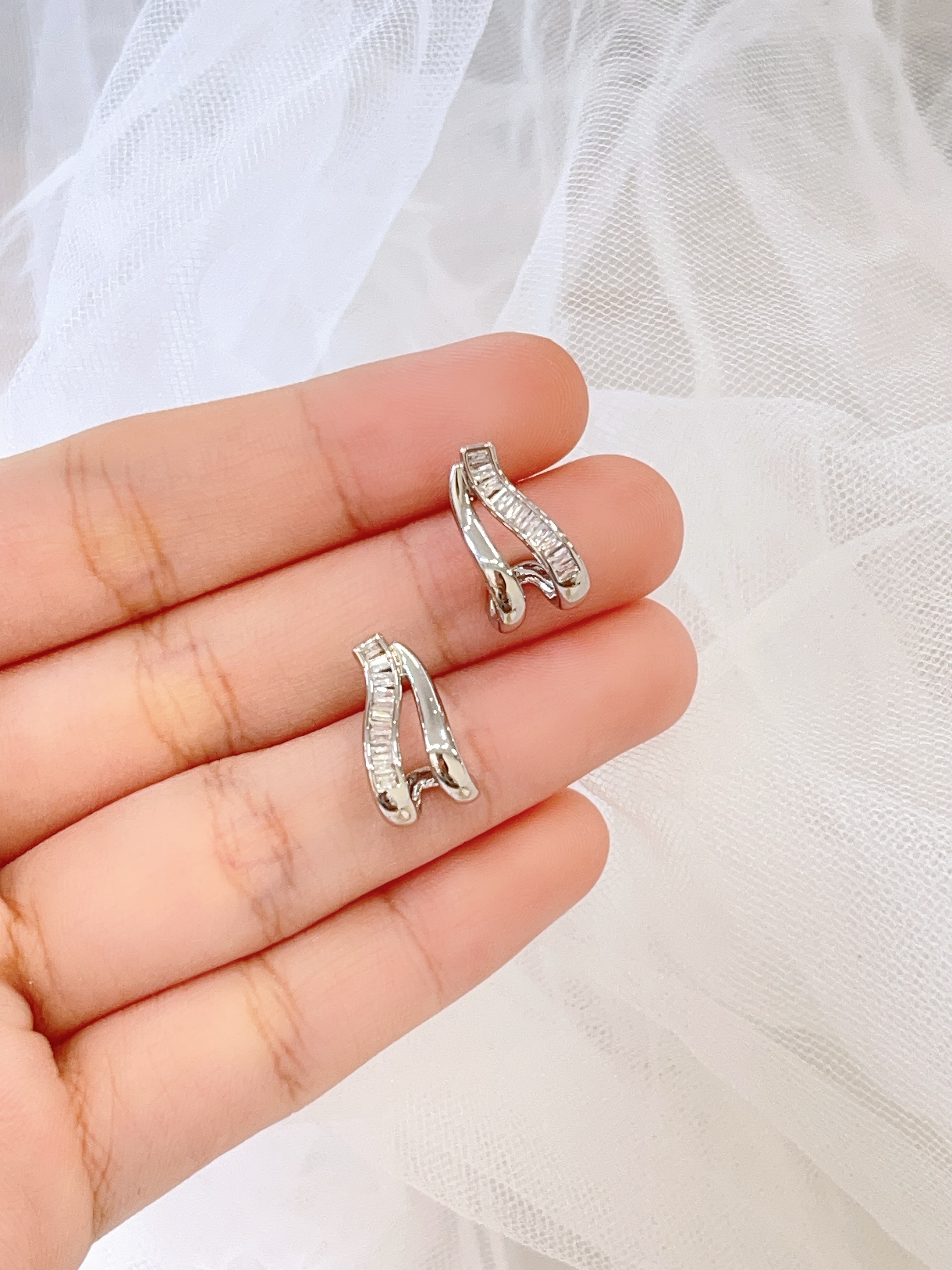 双排线条满钻耳环