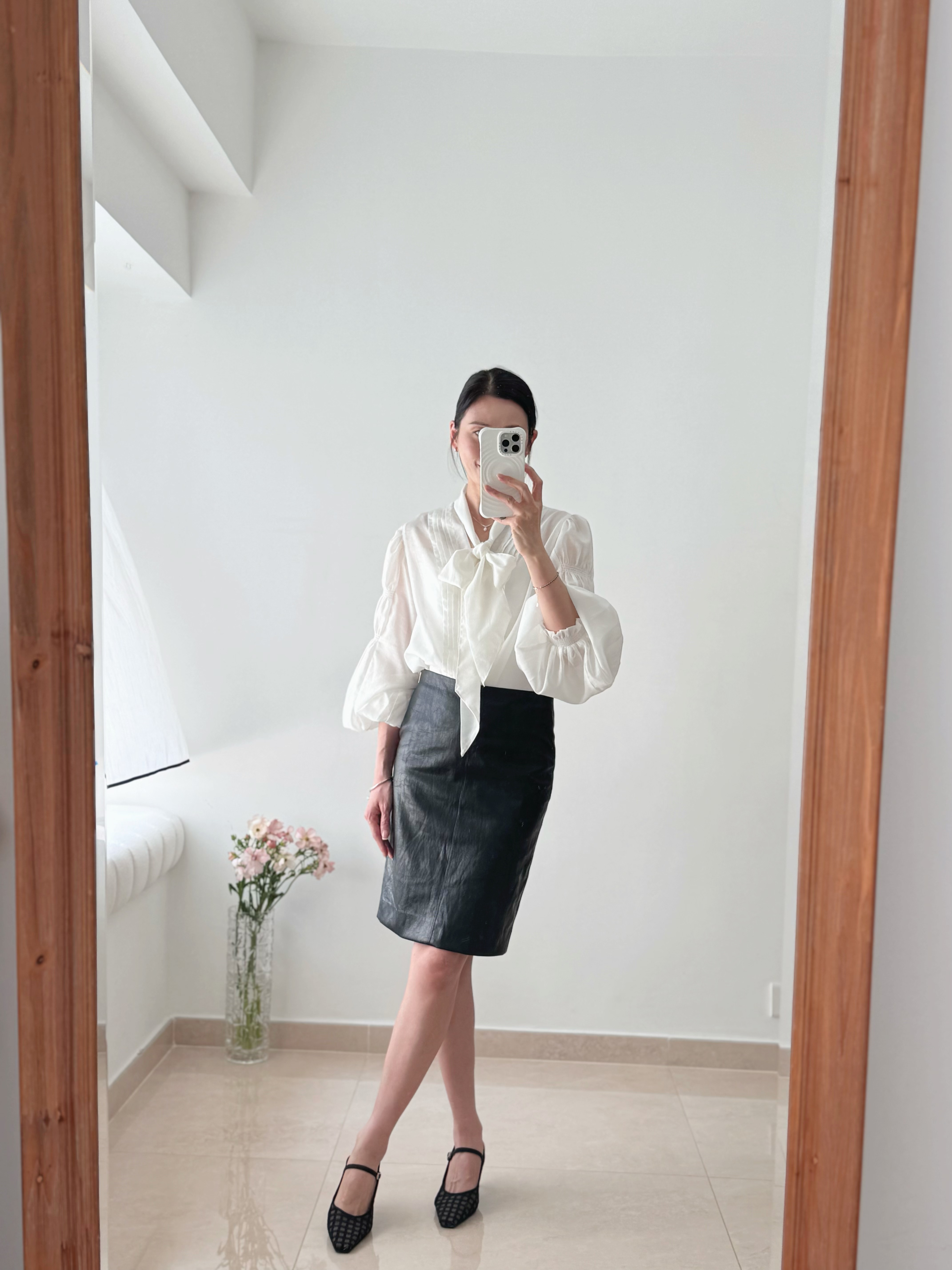 Elegant Faux leather pencil skirt