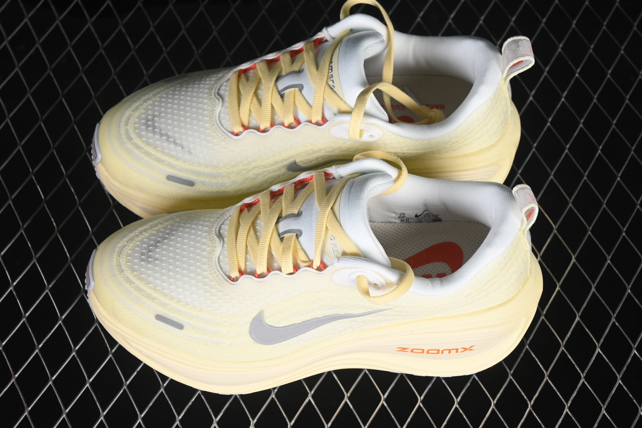 Nike Vomero Plus IM5020-100