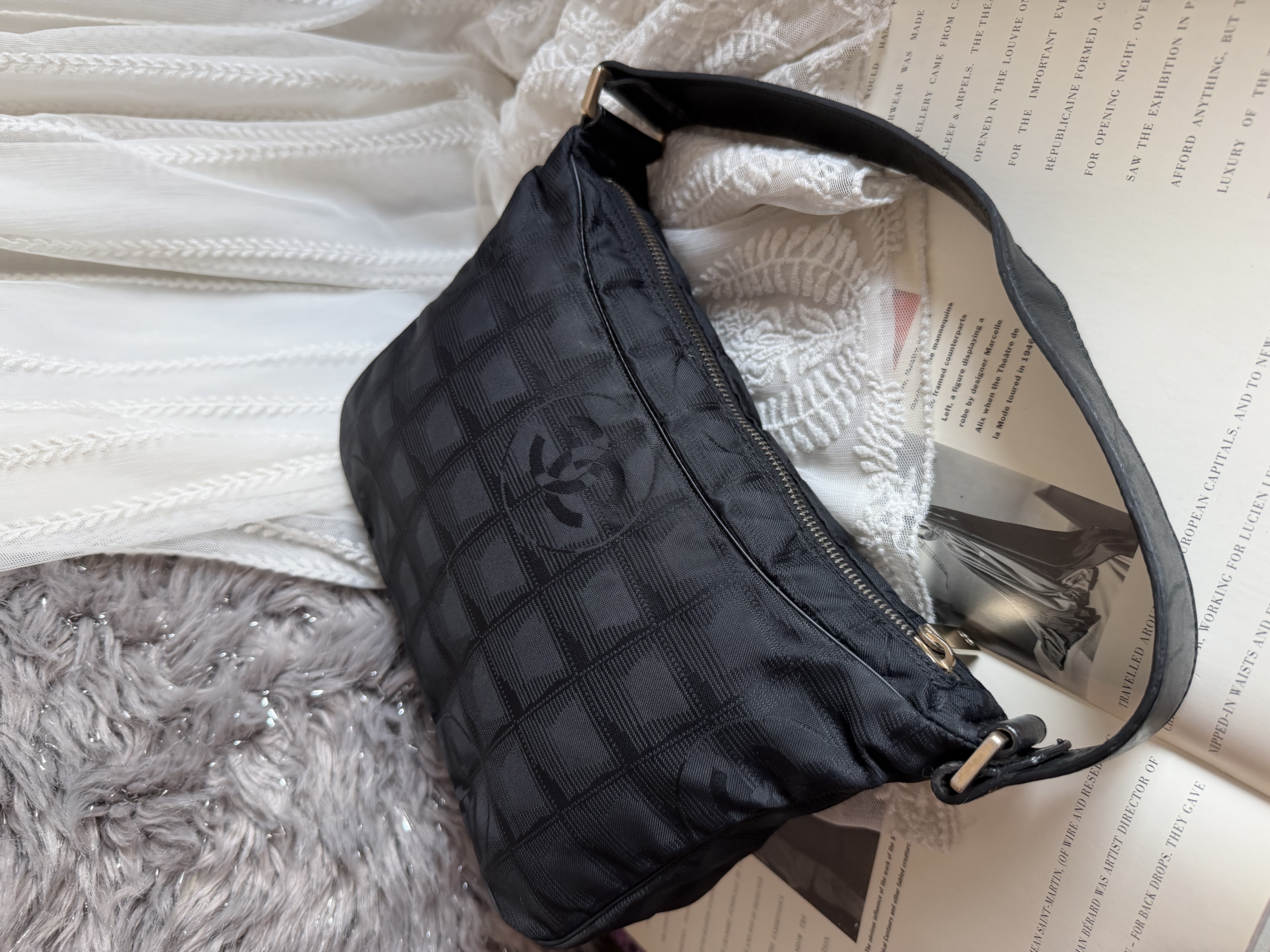 vintage chanel black jacqurd shoulder bag / pochette 