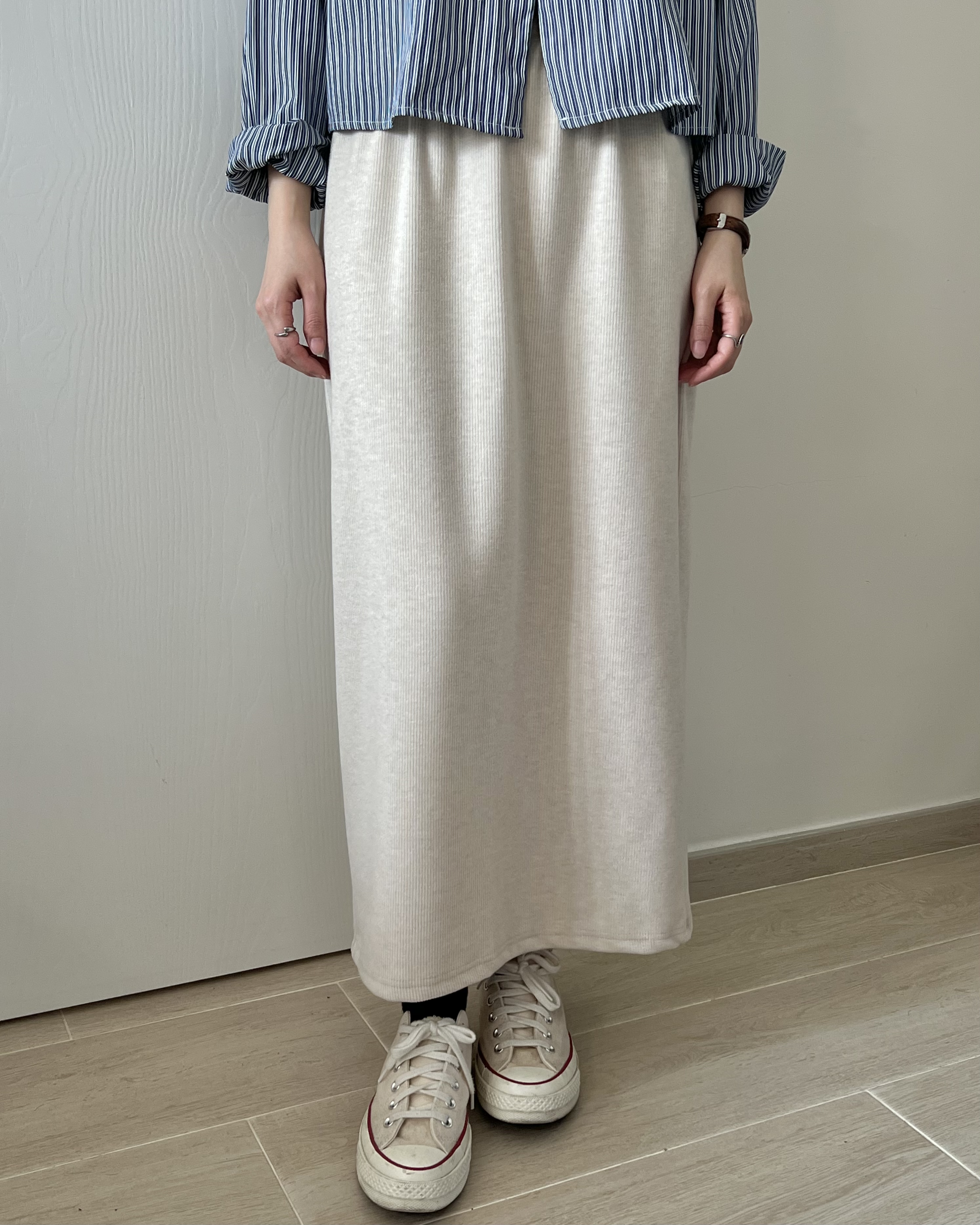 親膚軟熟細坑紋長裙 