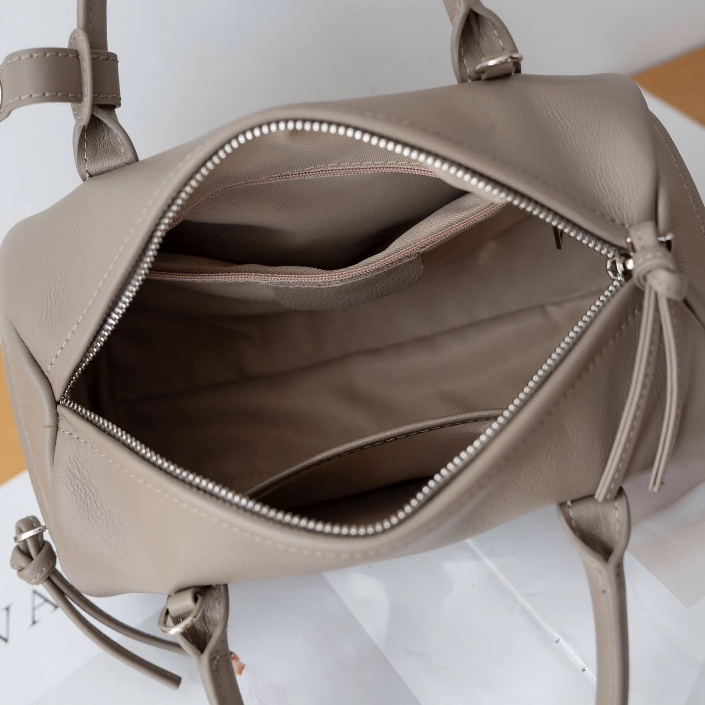 5716# 高级手提斜挎波士顿包🇨🇳