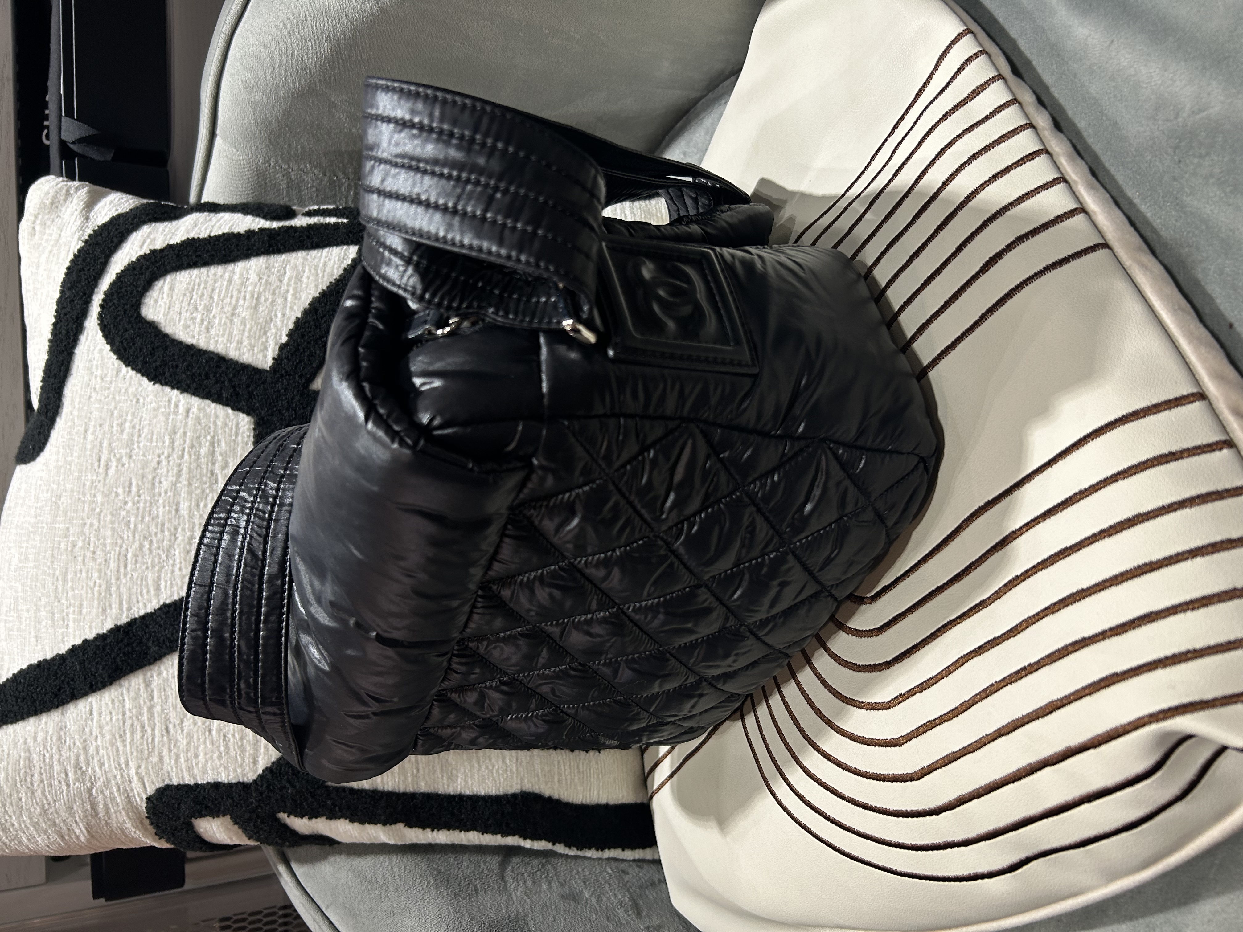 Chanel Coco Cocoon A48616 Crossbody Bag Black Nylon 100%Authentic, 98%new✅14Card