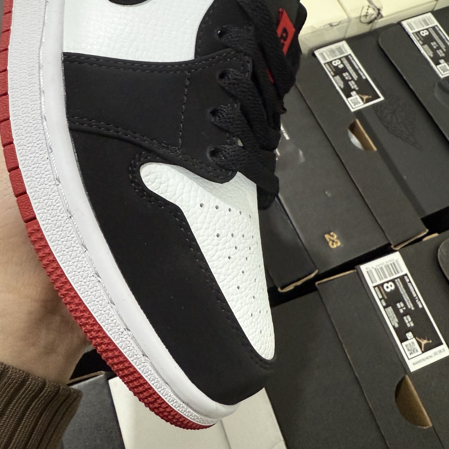Nike Air Jordan 1 Low 'Black Toe' 553558-116