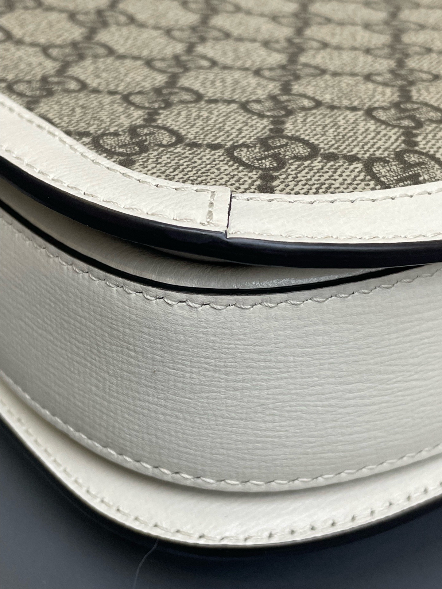 【預訂貨品】Gucci 1955 白色郵差包