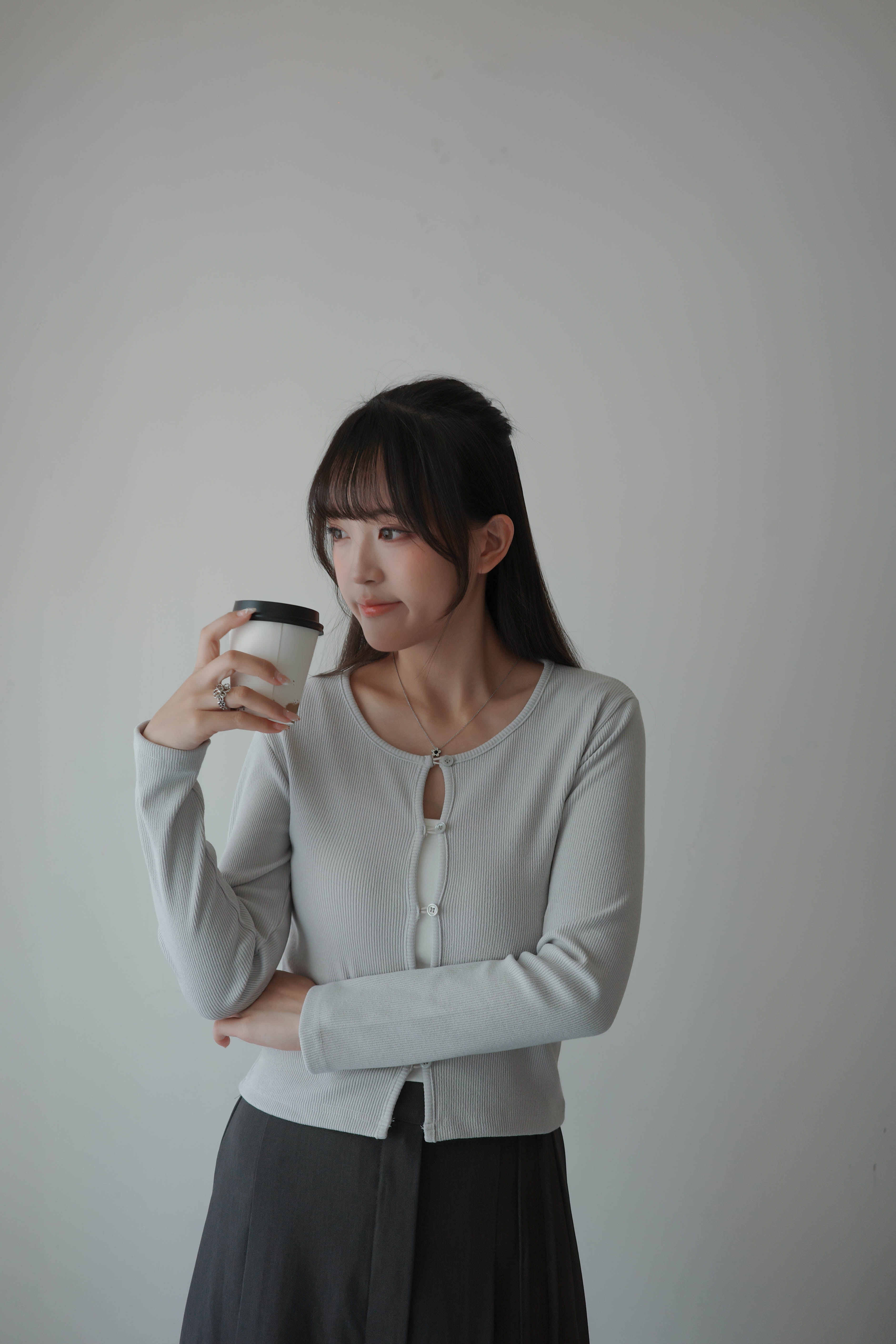 設計感鈕扣Crop Cardigan (三色)
