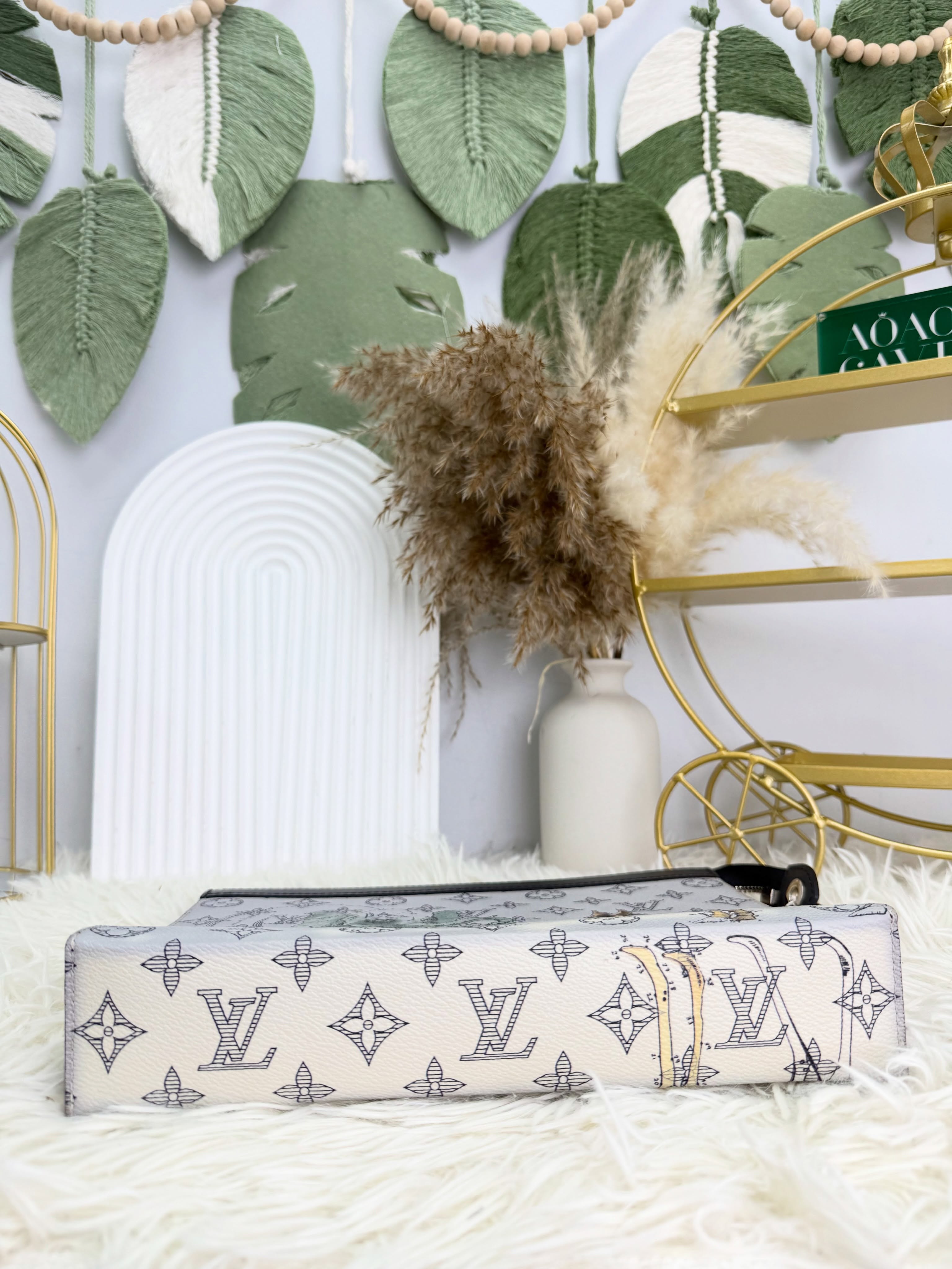 Lv👜 PRE OWNED 🛍️Chapman Brothers 限量版 🦏動物園系列手拿包 🦒