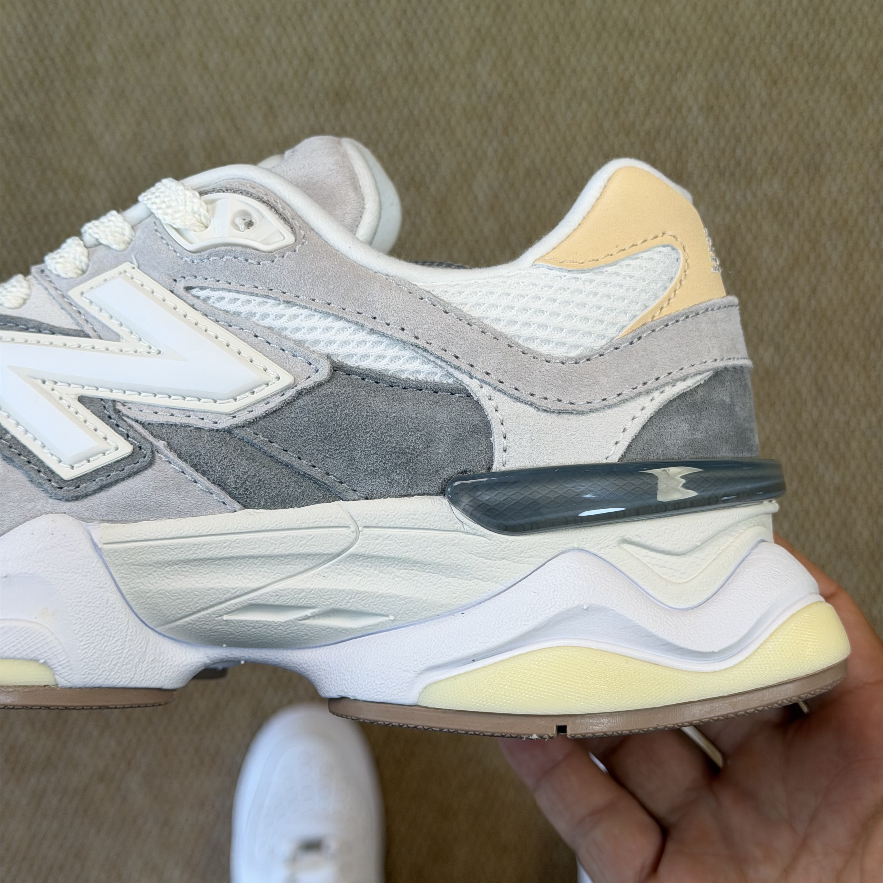 New Balance 9060 U9060AUB