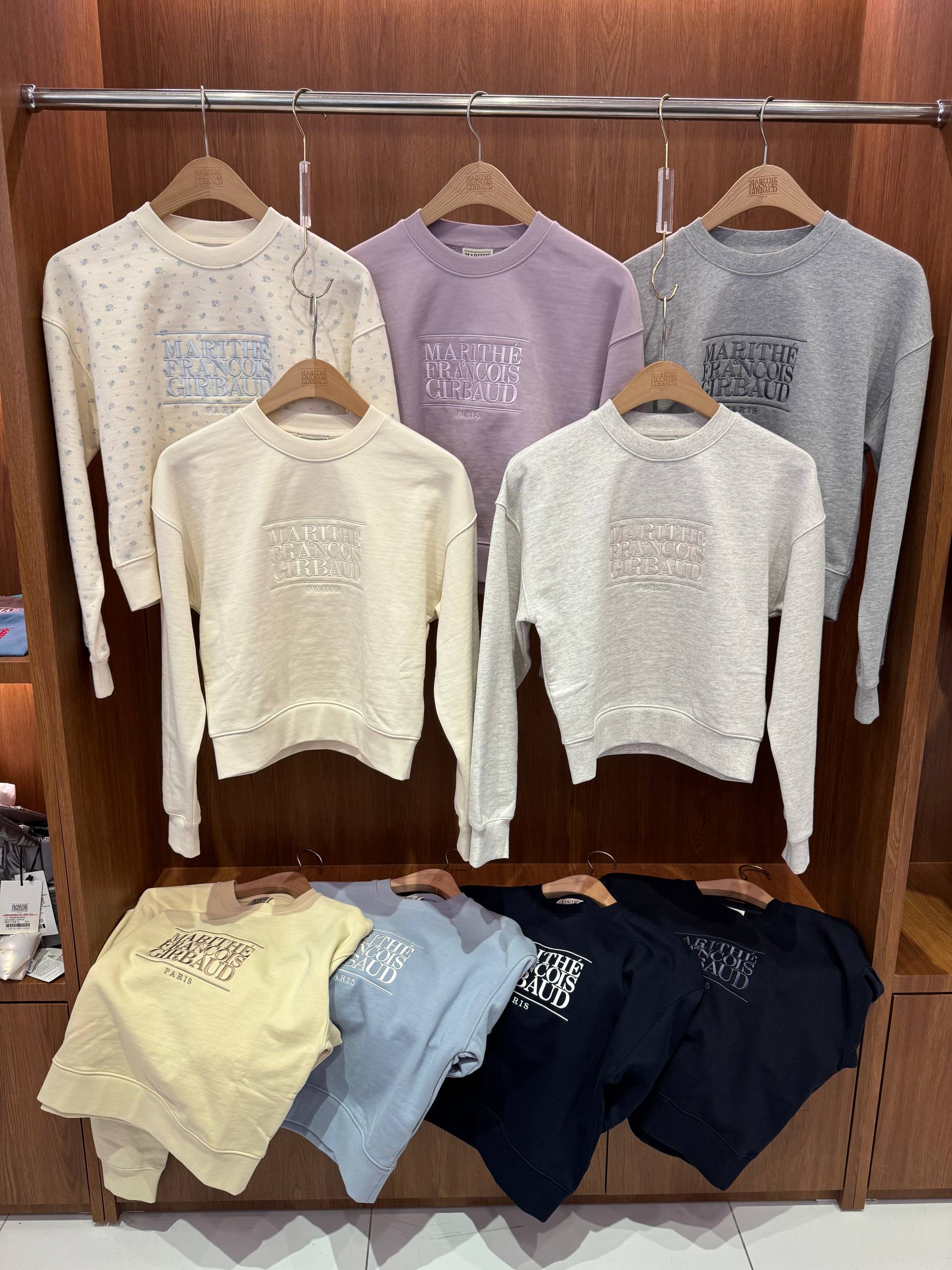 🇰🇷Marithe 女款刺绣卫衣✨