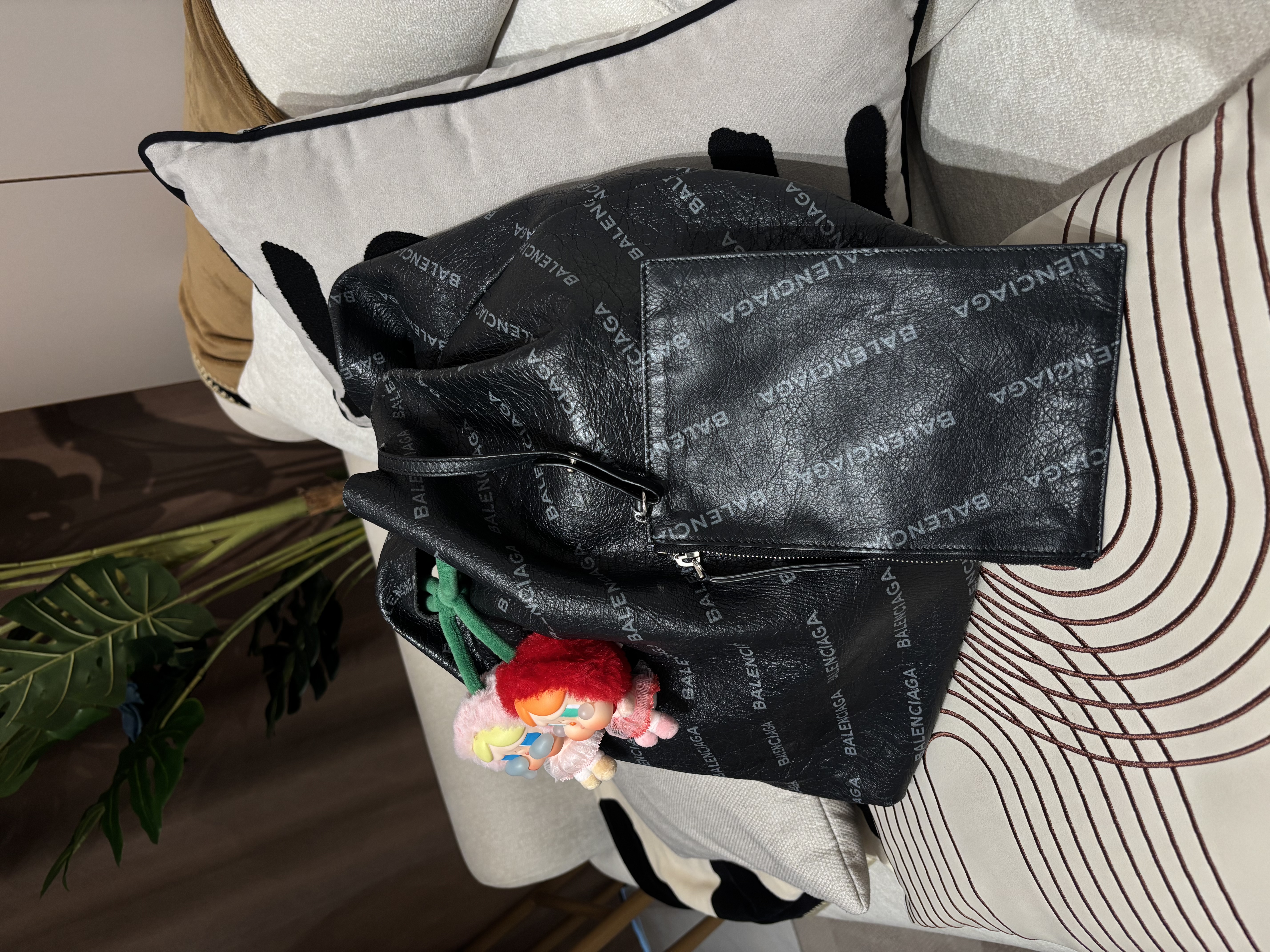 Balenciaga bag 100%Authentic, 95%New ✅pouch