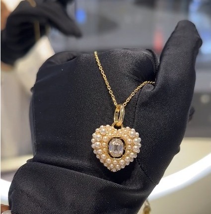 【現貨】Swarovski Hyperbola 愛心系列水晶珍珠頸鍊