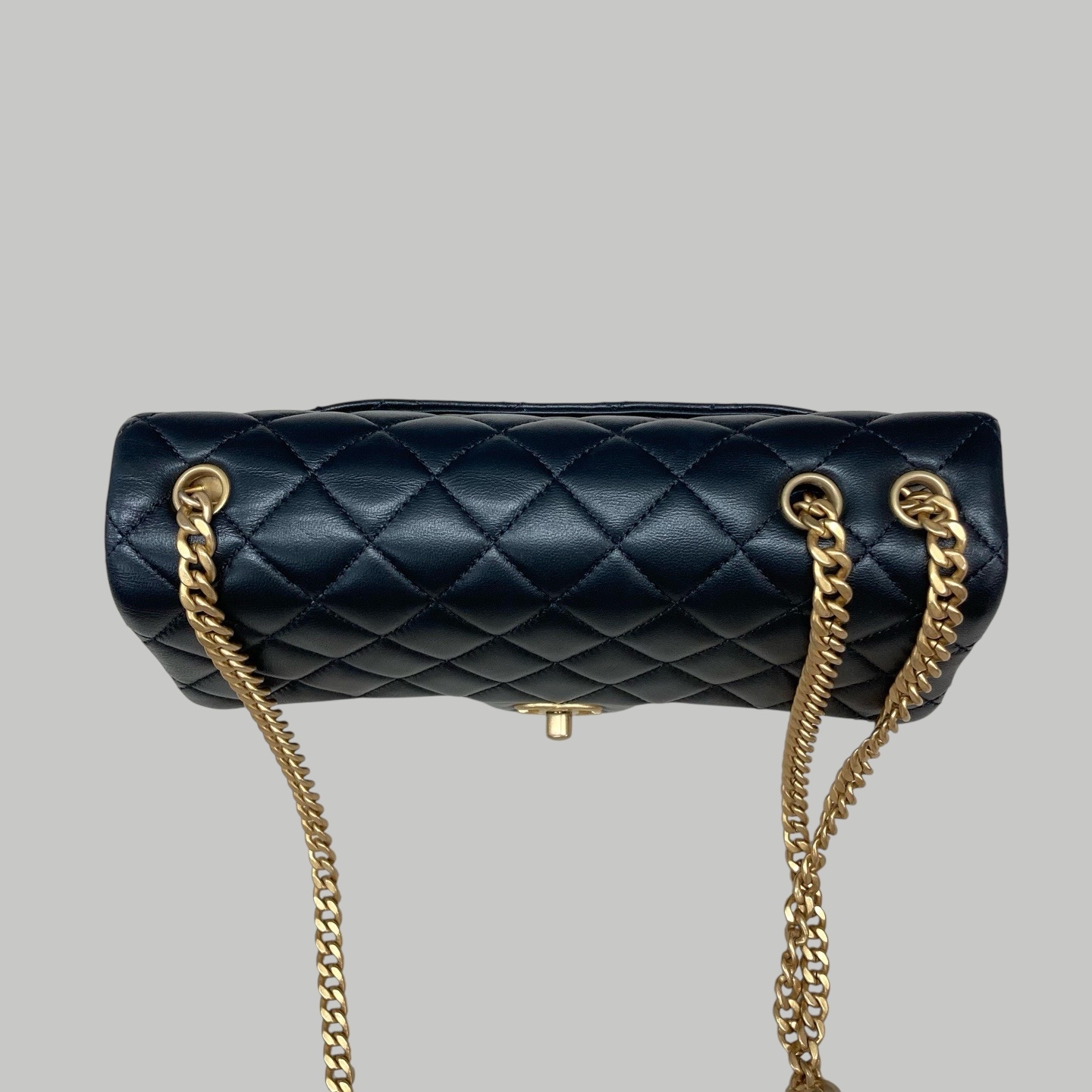 Chanel Lambskin 23S 羊皮山茶花調節扣