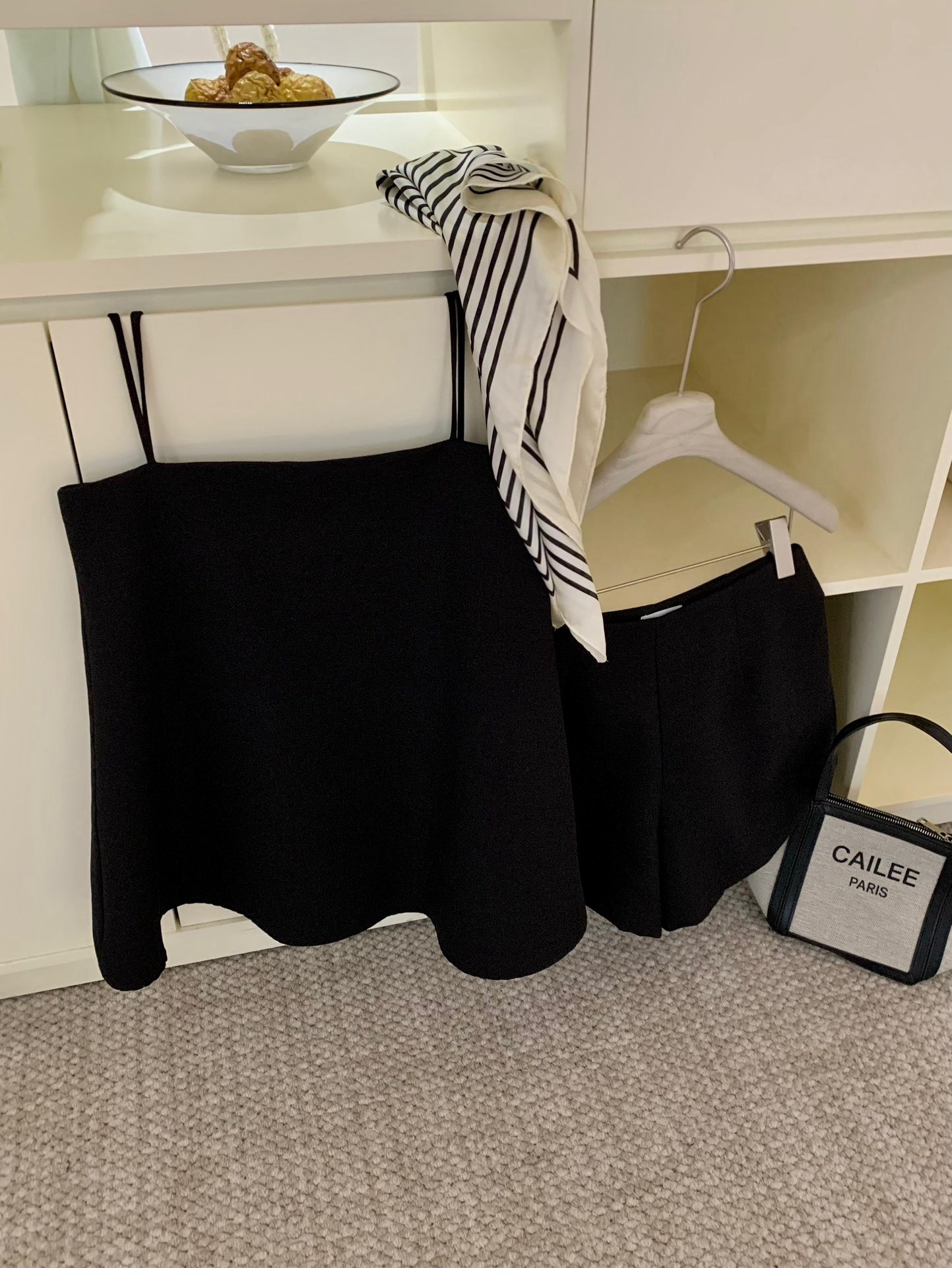 Maya Top + Short Sets 法式高级感吊带上衣+短裤套装 ( 2 Colours )