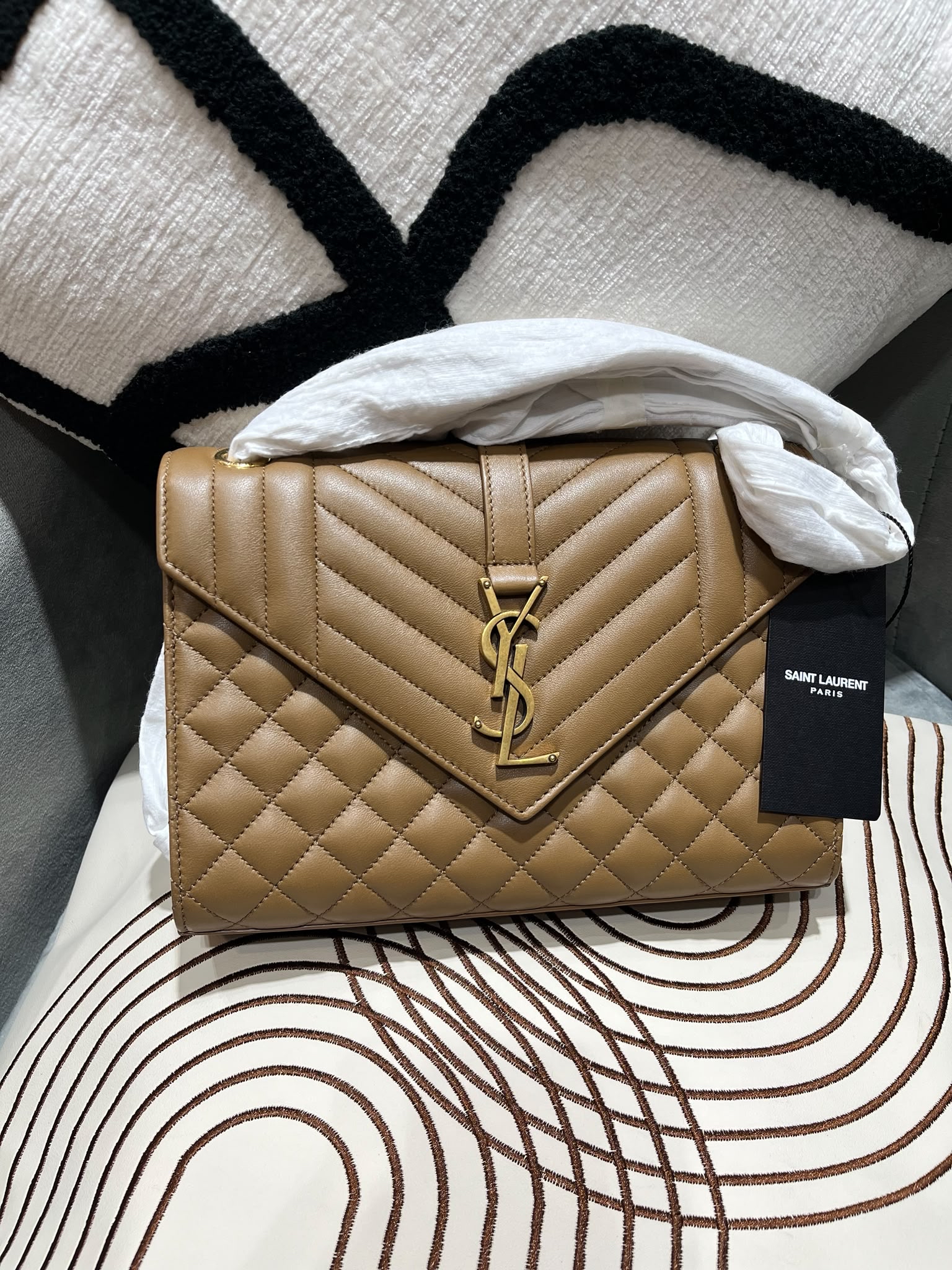 全新 YSL Envelope Medium Chain Bag 100%Authentic, Brand New 全新 ✅Tag✅Dust bag