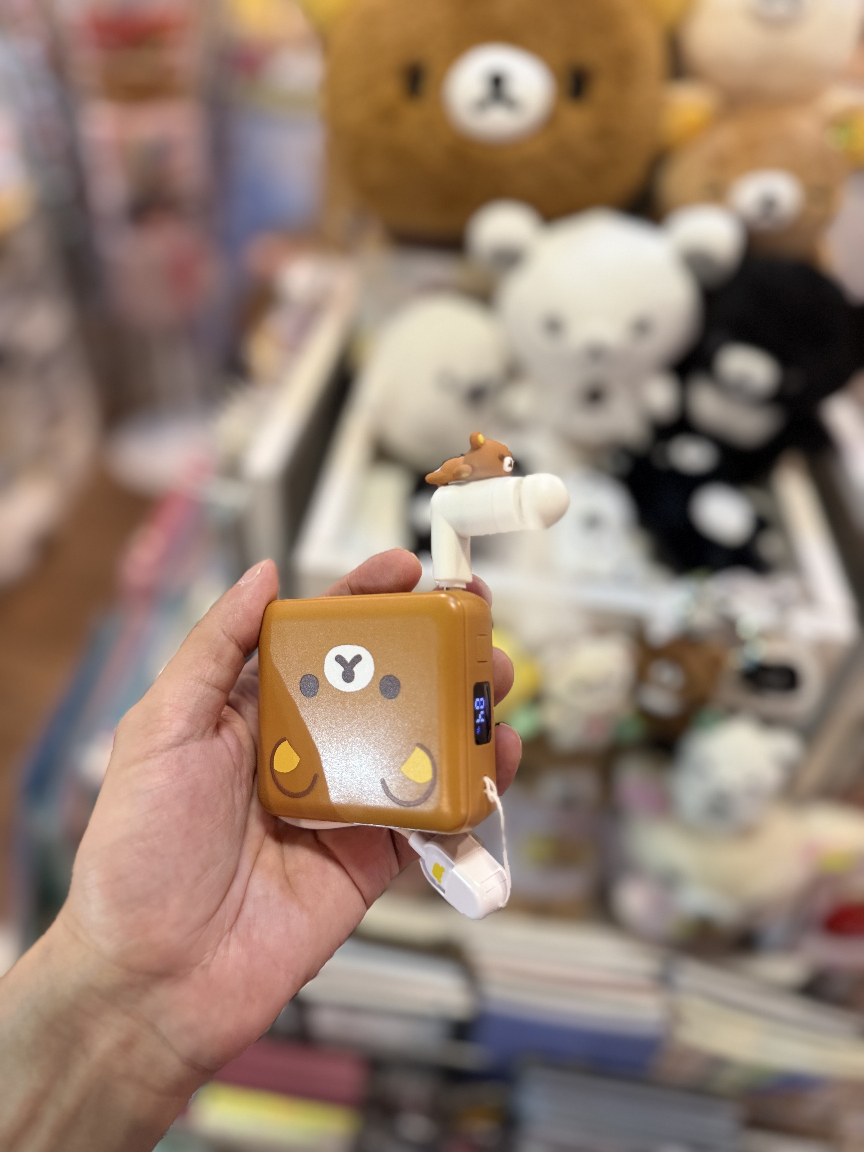 ⭕️留意此商品只能寄香港及澳門地區！《現貨》全新Rilakkuma 智能風扇 全2款。Type-C 插頭。即插即用 手機/外置充電器均可用（需 Type-C 插頭）