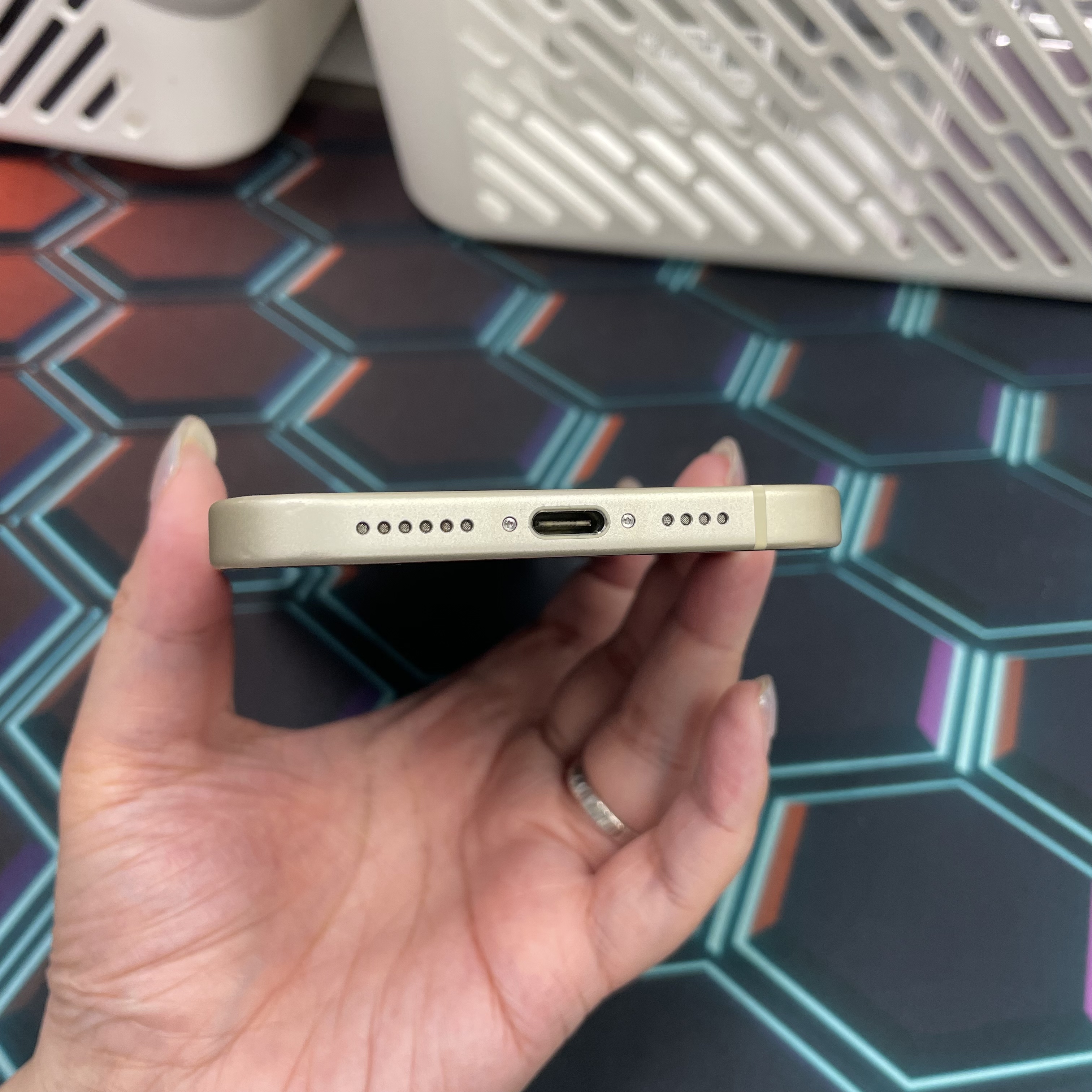 *7269 15 Plus 勁靚機 256GB 電80 黃色 yellow 