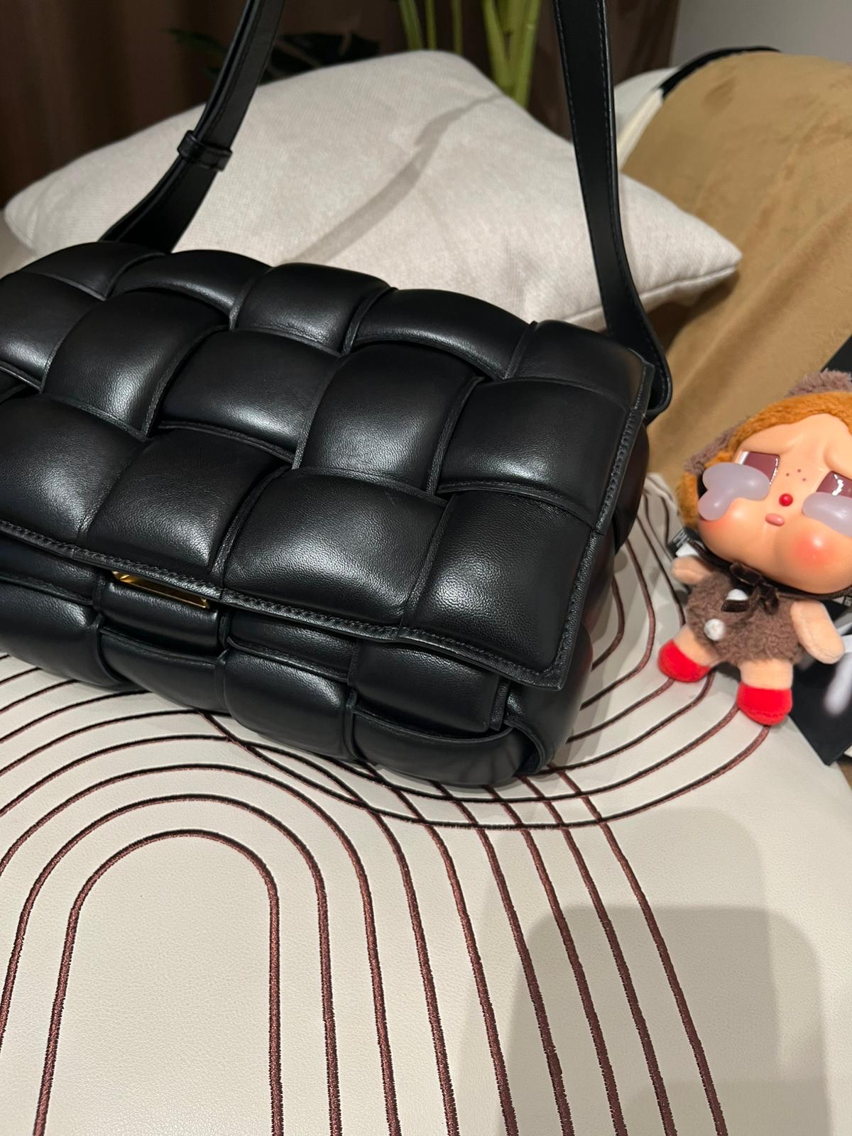 Bottega Veneta BV Cassette Padded Shoulder bag 100%Authentic, 90%New ✅Dust bag