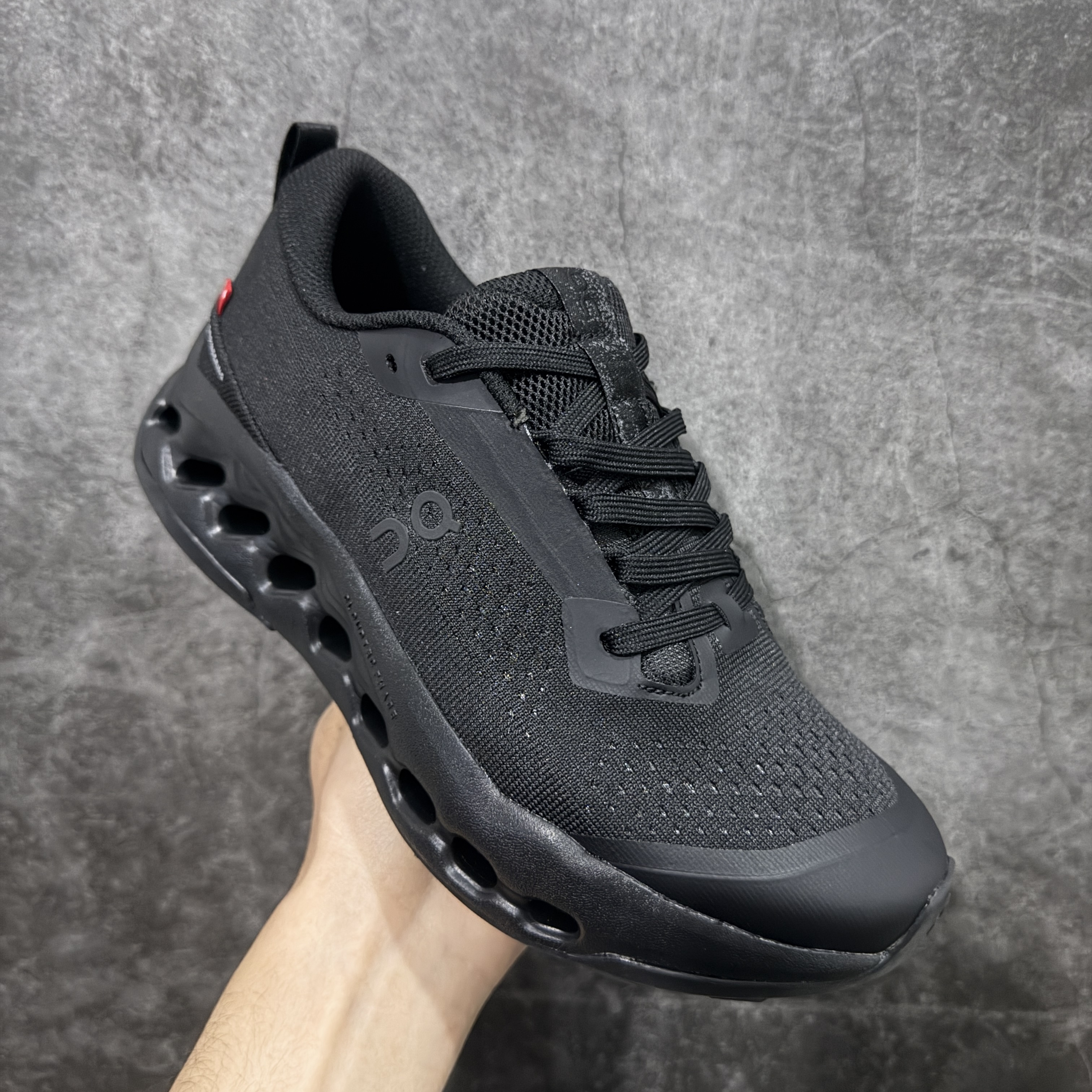 On Running Cloudsurfer Trail 2