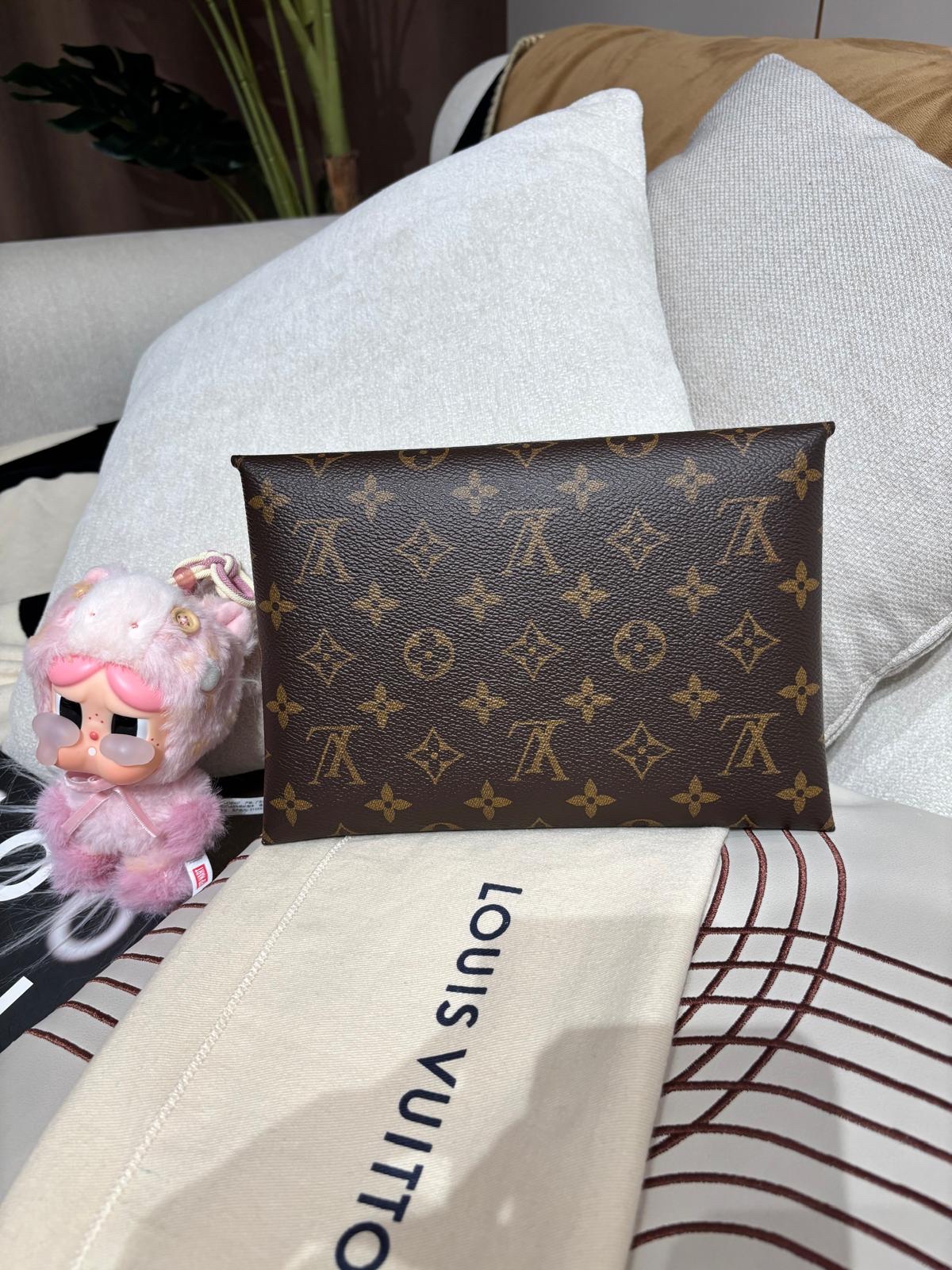 全新 Lv Kirigami Pochette M62034  1 set 包括3個monogram pouch 😍 100%Authentic, Brand New全新 ✅dust bag ✅Box