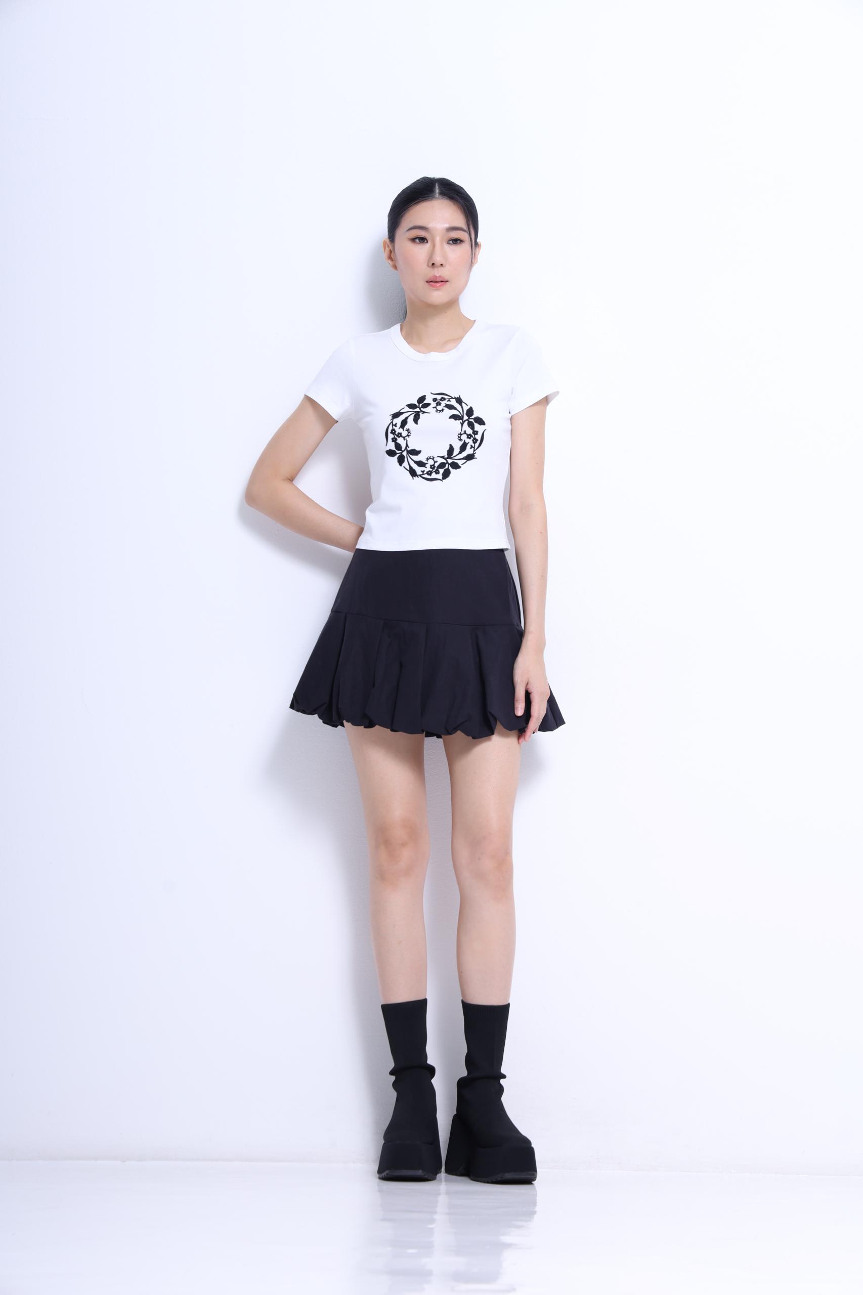 CB2768 Floral Wreath Embroidered Crop Tee