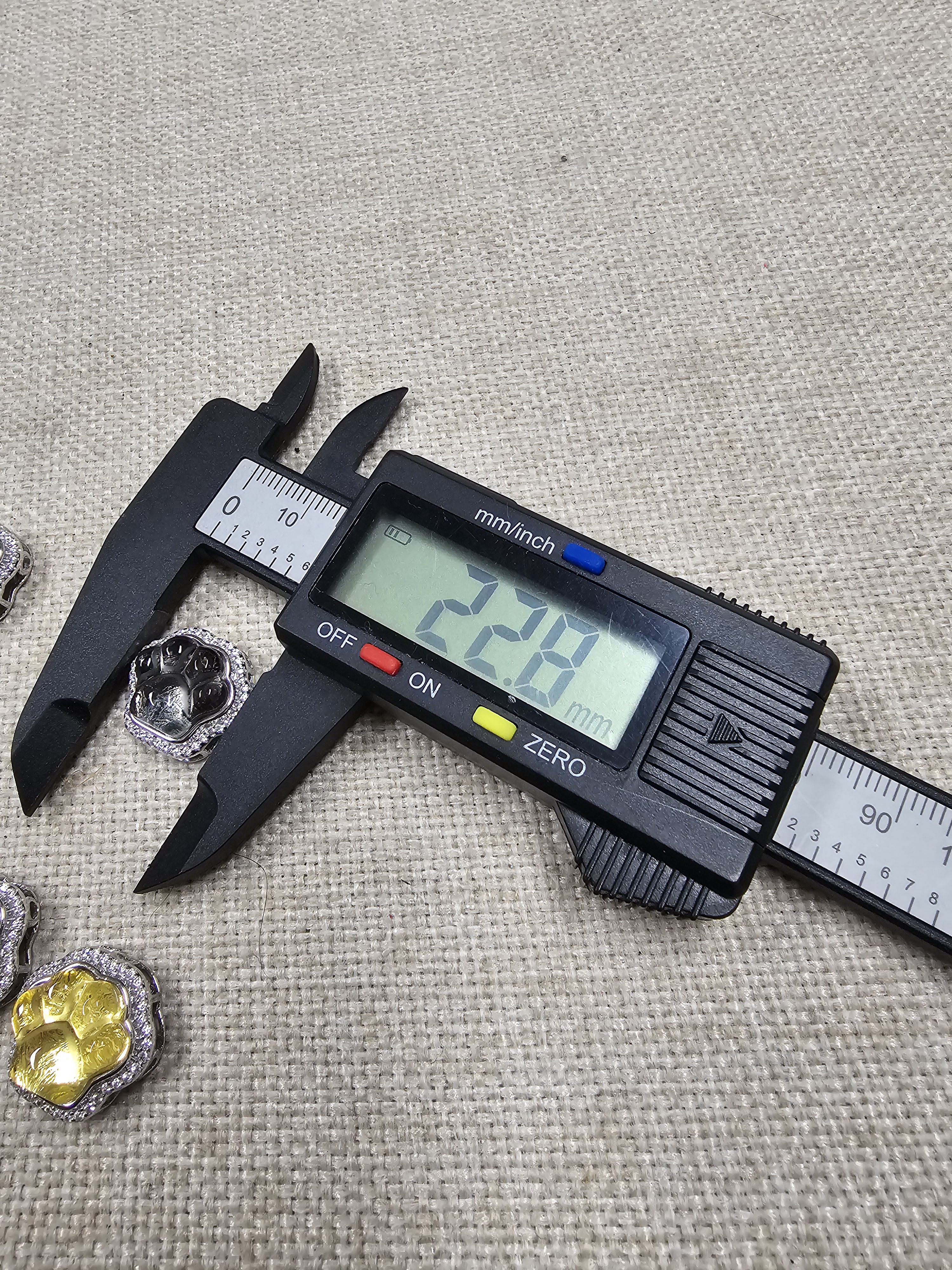 (多色) S925 瑞典天鐵(貓掌)盒子單珠 