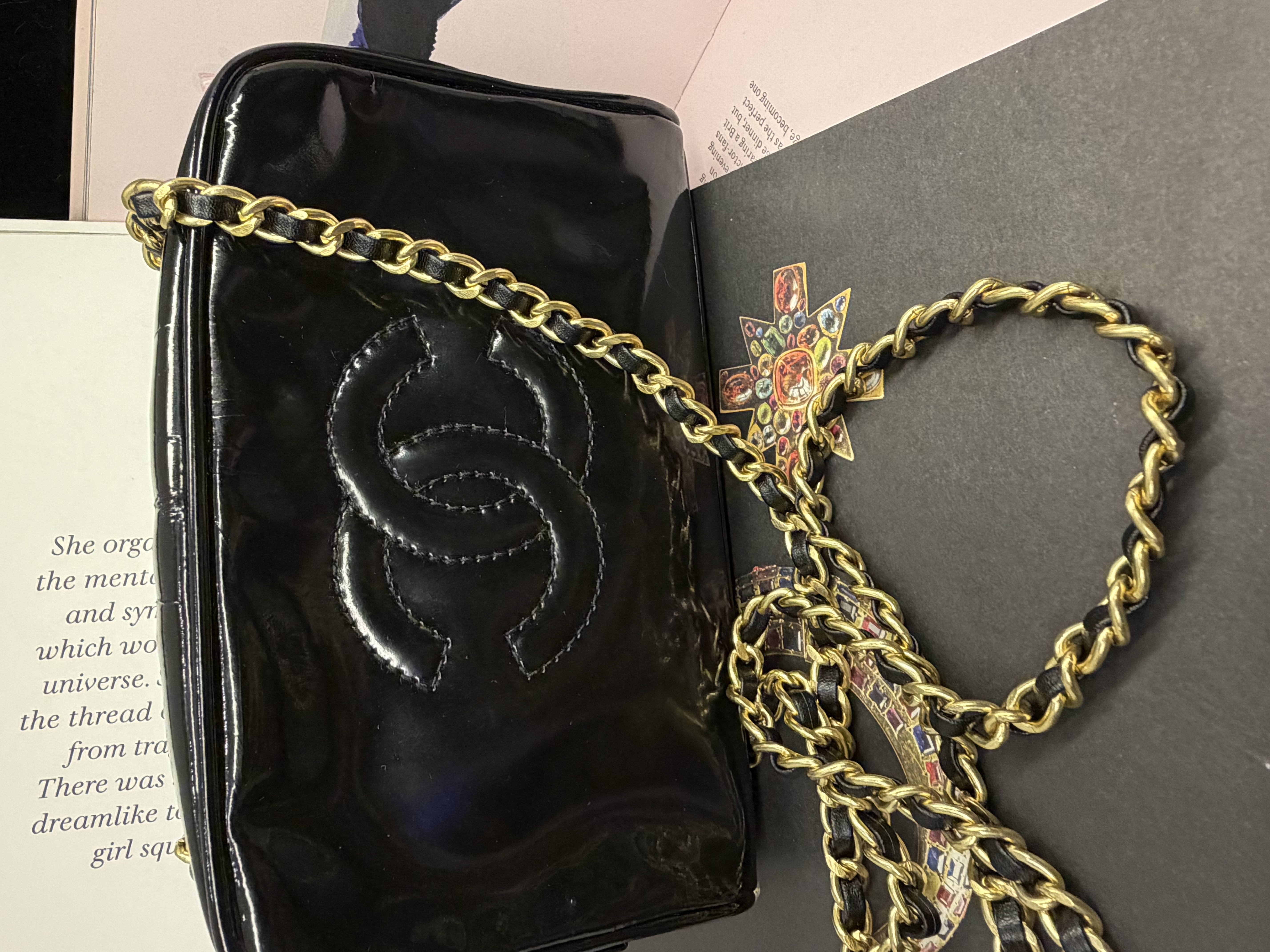 vintage chanel cc patent leather vanity bag