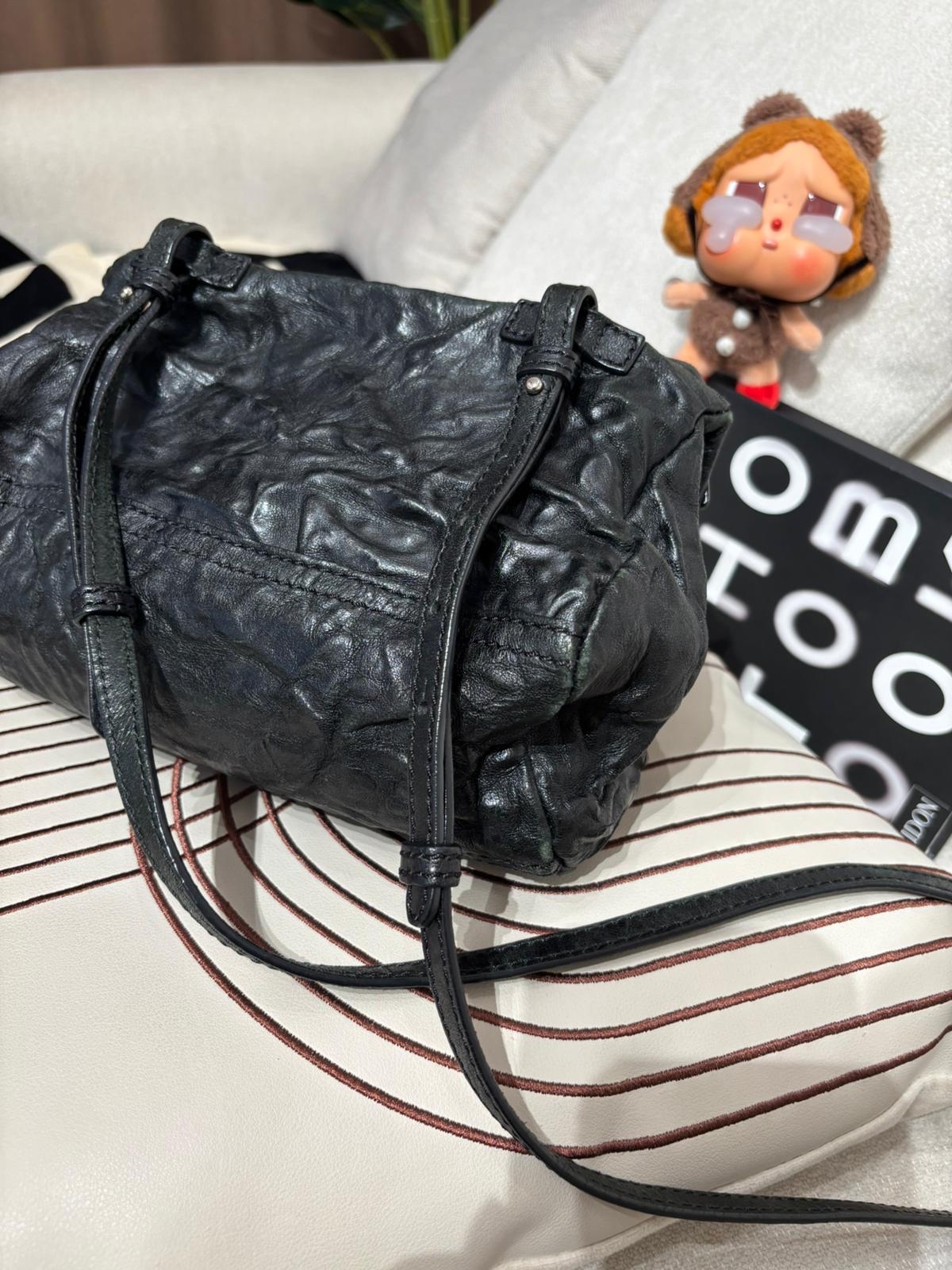 Givenchy Pandora Mini Crossbody Bag 黑色,100%Authentic,80%new