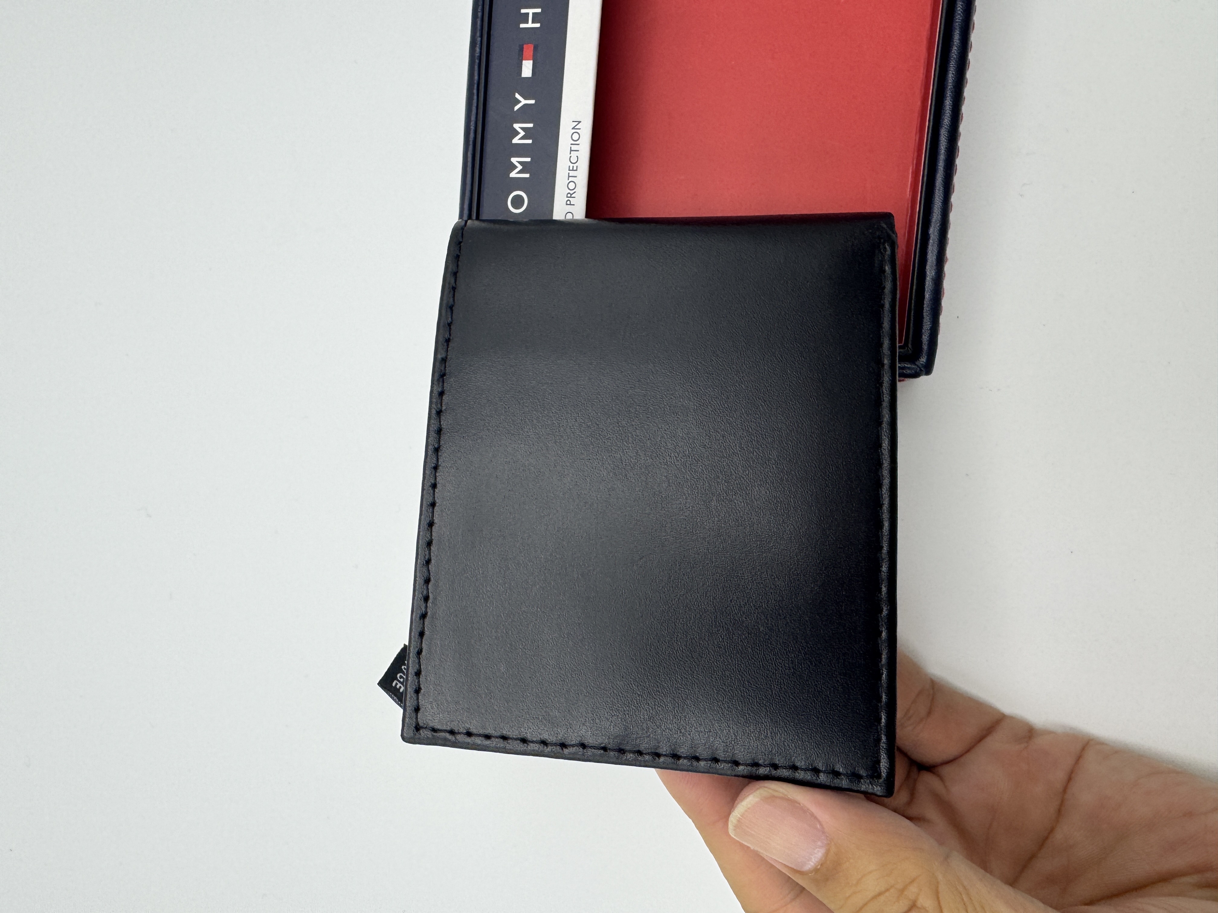 Tommy Hilfiger黑色皮銀包 (香港現貨) - TH1276