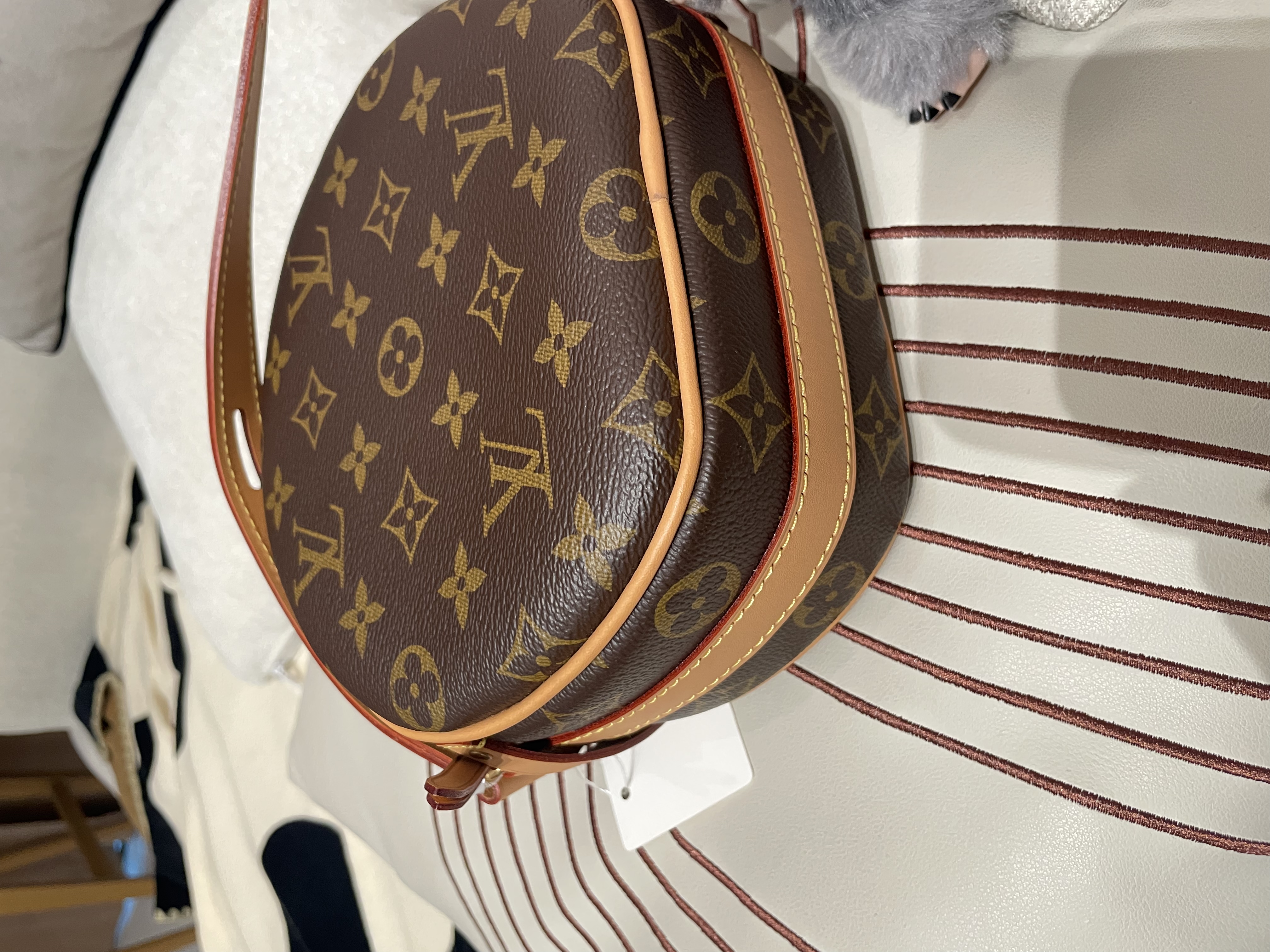 LV Boite Chapeau Souple Monogram 100%Authentic, 98%New ✅Dust bag