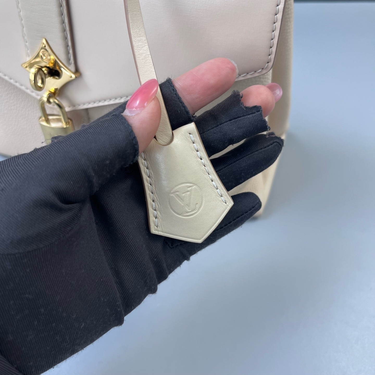 【預訂貨品】LV rose des vents奶白色斜孭袋