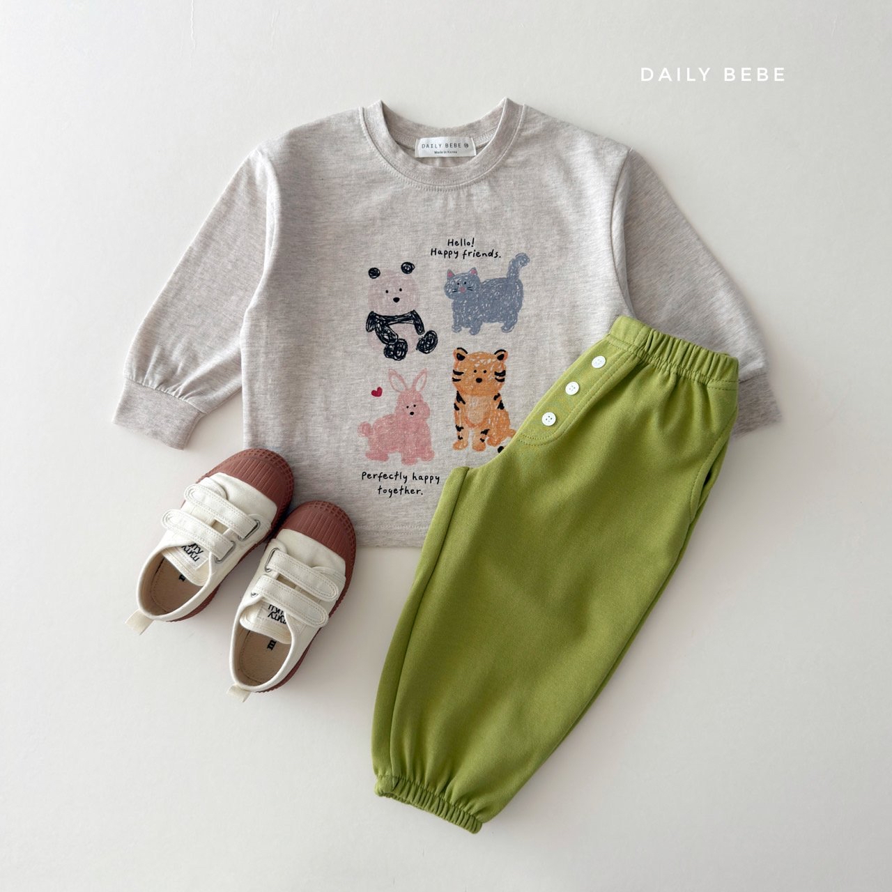 Dailybebe | Sketchbook T-Shirt