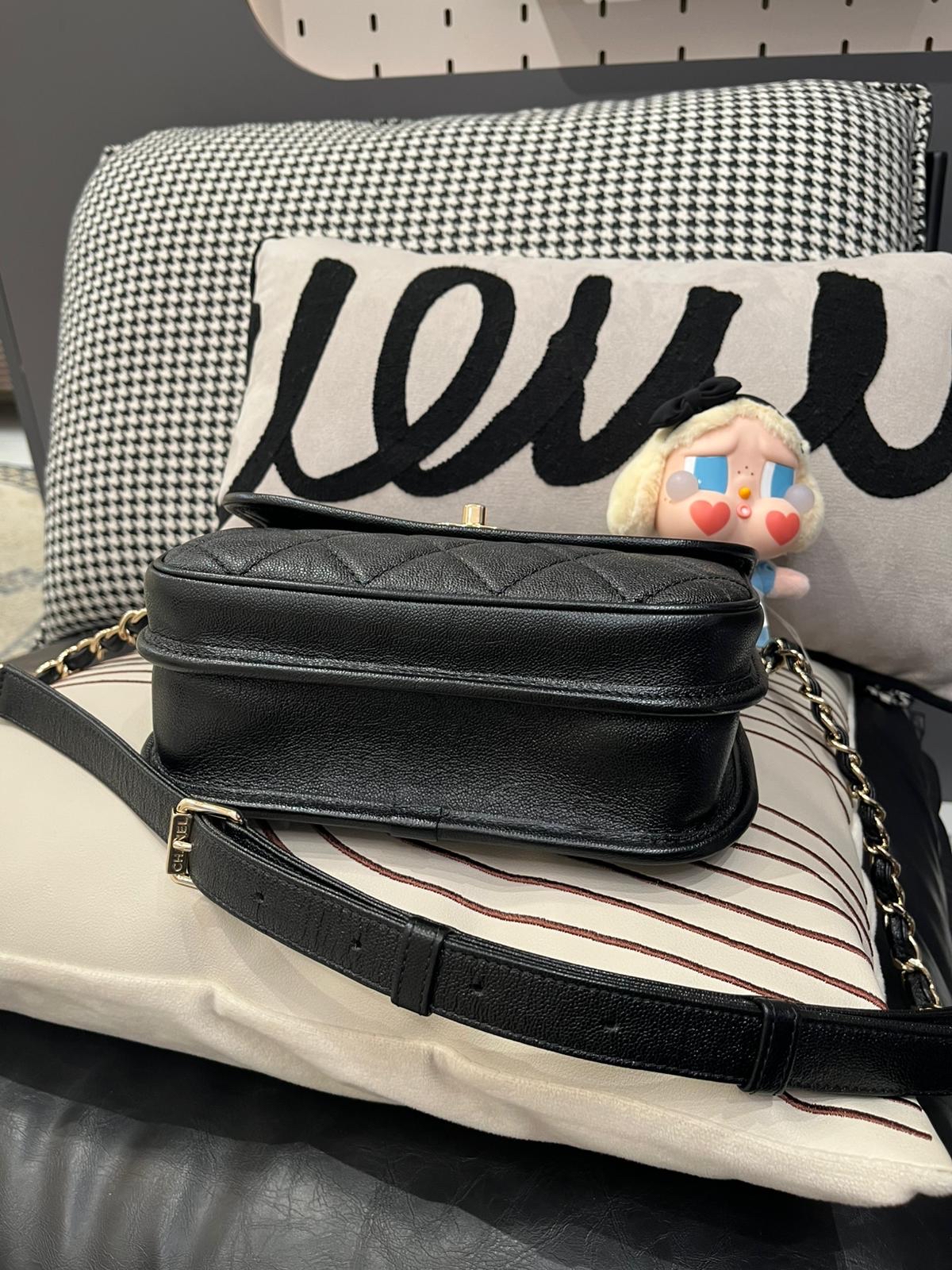 Chanel flap bag cc logo 黑色荔枝牛皮 ,100%Authentic ,98%new ✅31 card✅dust bag✅box