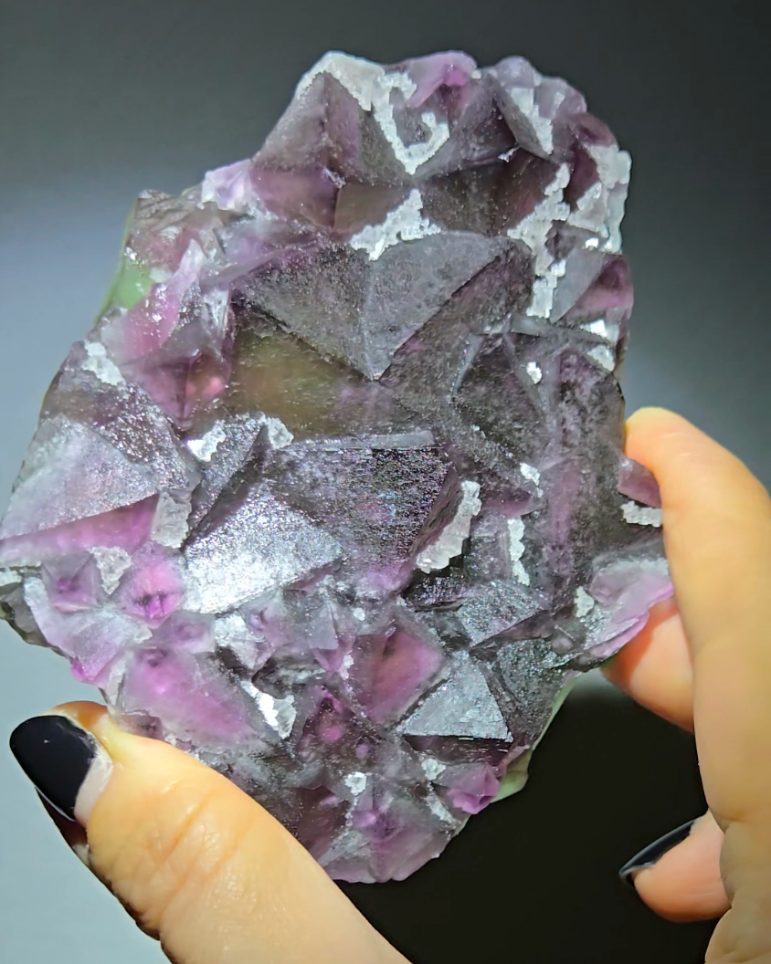 Purple-edged octahedral fluorite floater - FL281