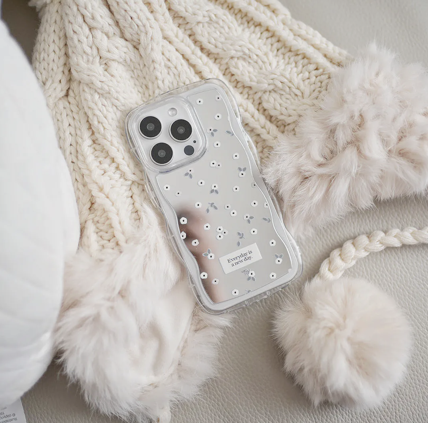 【FlowerBox VOL.42*BEIGE*】波浪邊框鏡面 iPhone Case