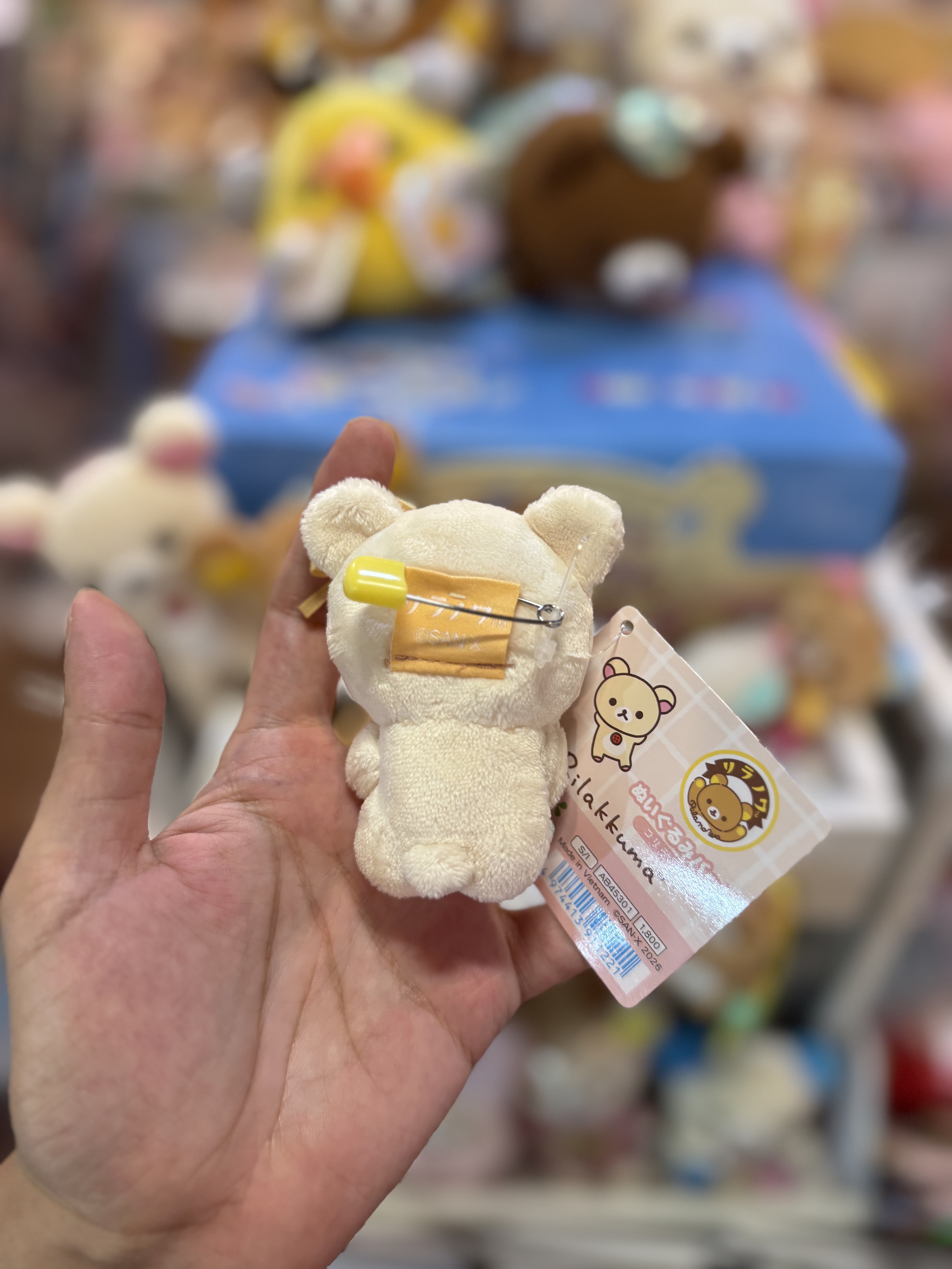 《現貨》全新日本特約店限定拎花造型小白熊扣針