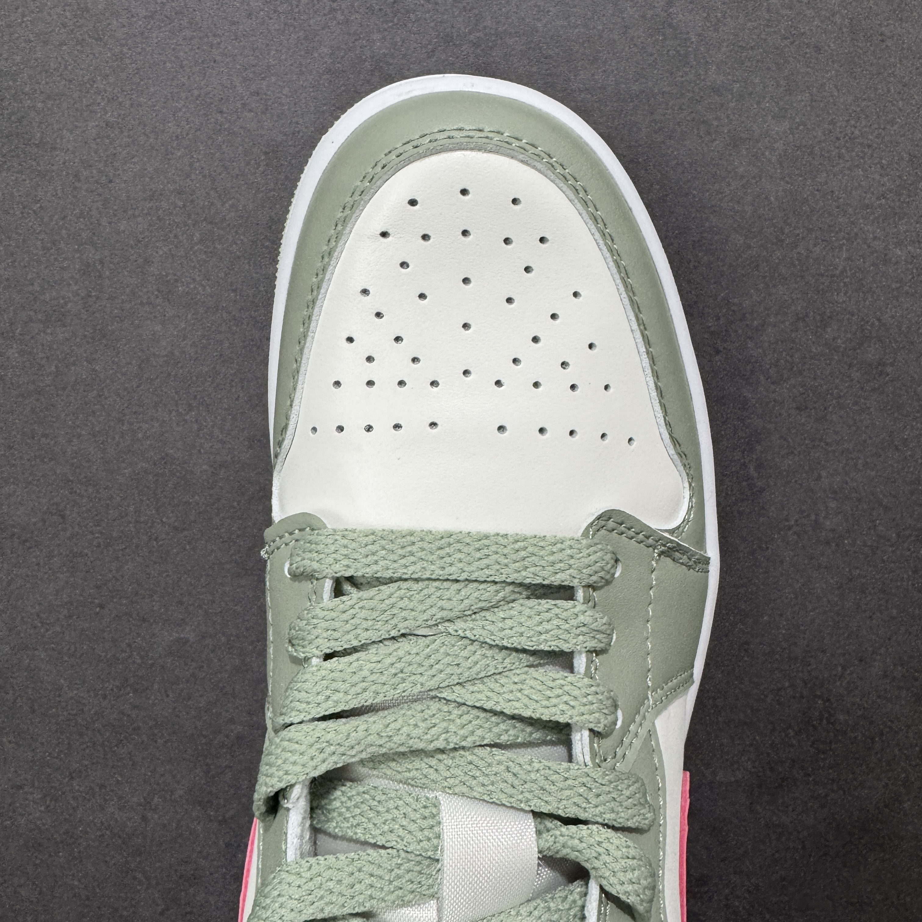 Air Jordan 1 Low 553558-133