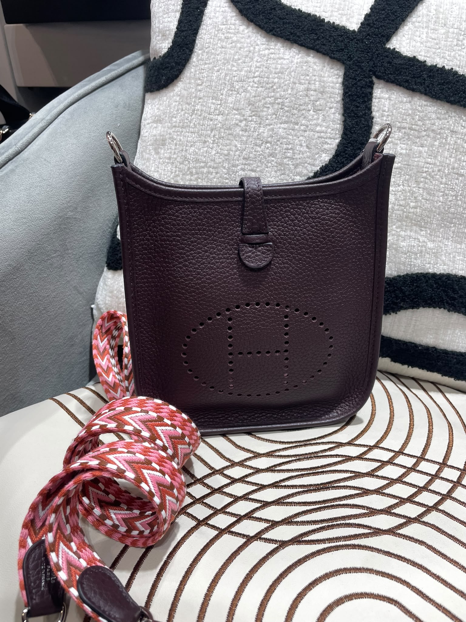 Hermes Mini Evelyne Stamp U 馬鞍紅編織帶 100%Authentic, 98%New ✅收據副本✅Dust bag 