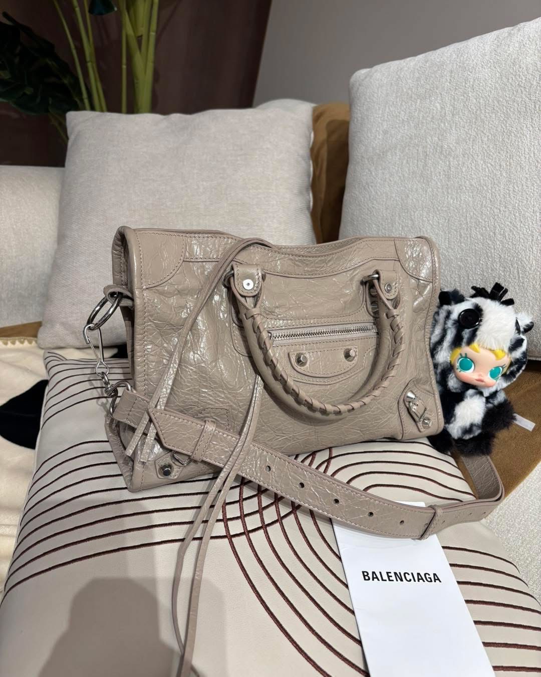 Balenciaga city mini bag 100%Authentic, 99%New  ✅25年專門店收據✅Dust bag
