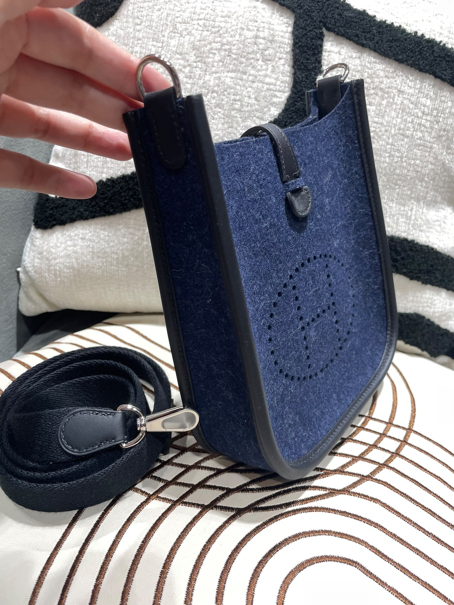 全新 HERMES Mini Evelyne 16 , STAMP Z ,2Z 午夜藍 Bleu Nuit牛皮 Feutre 羊毛氈銀扣, 100%Authentic,全新未使用品 ✅收據✅dust bag✅box 