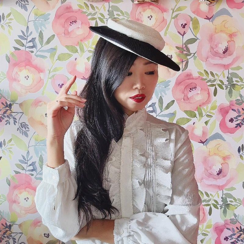 Rare! Vintage 1950s Black & White Pleated Saucer Hat (MT2129)