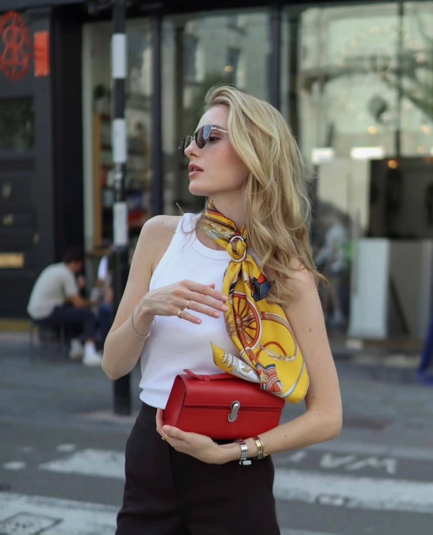 包包系丝巾 🇨🇳