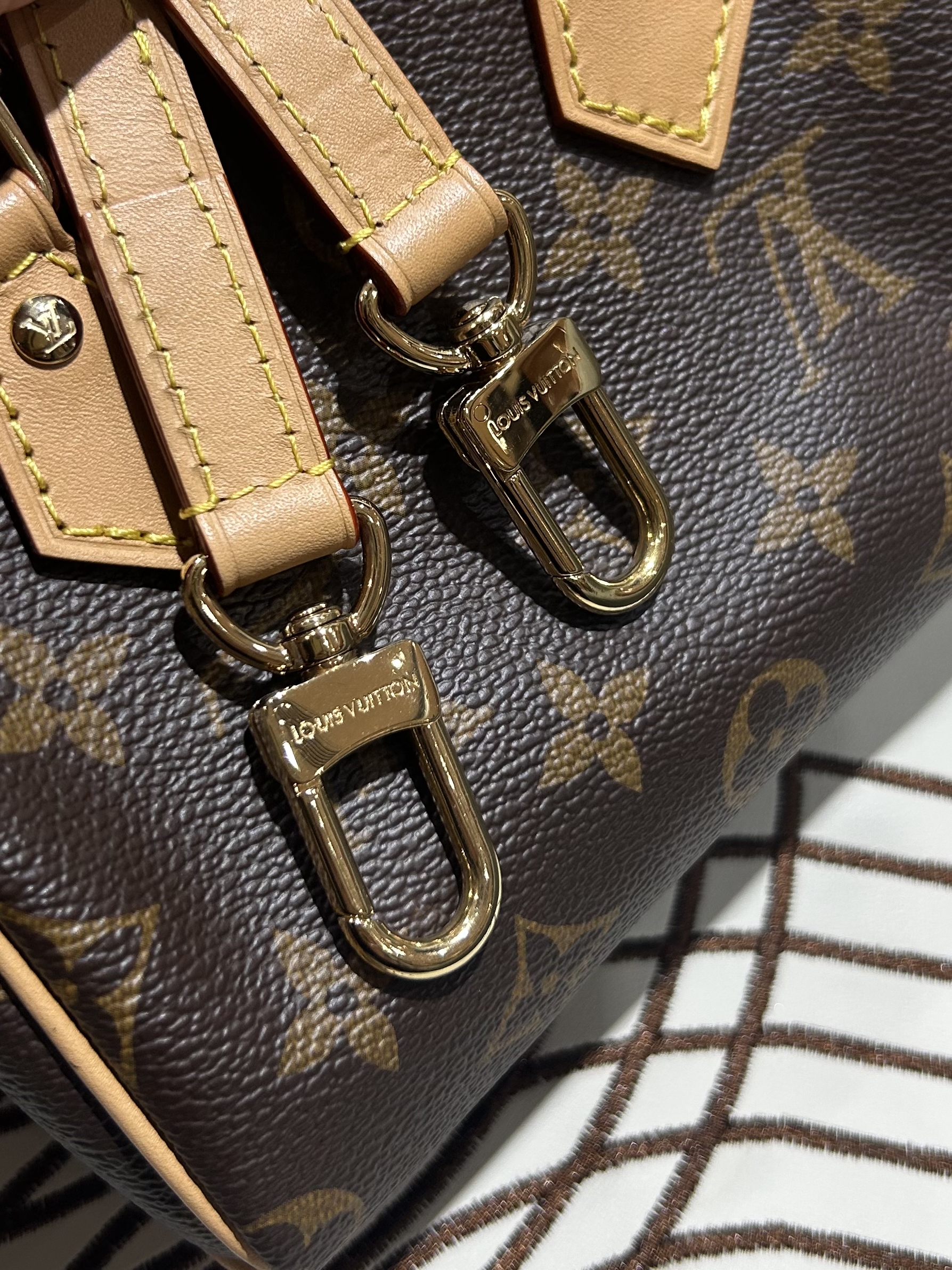 LV Nano Speedy monogram Crossbody Bag 100%Authentic, 98%New ✅Strap ✅Dust bag