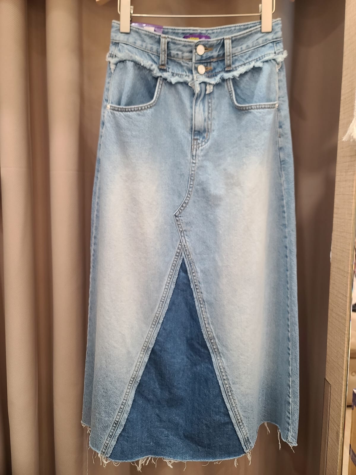 蘇蘇拼色牛仔裙(好修身👍🏼)