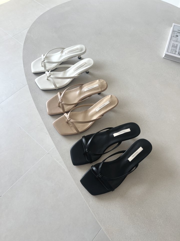 Leanna Kitten Heels (3 colors)