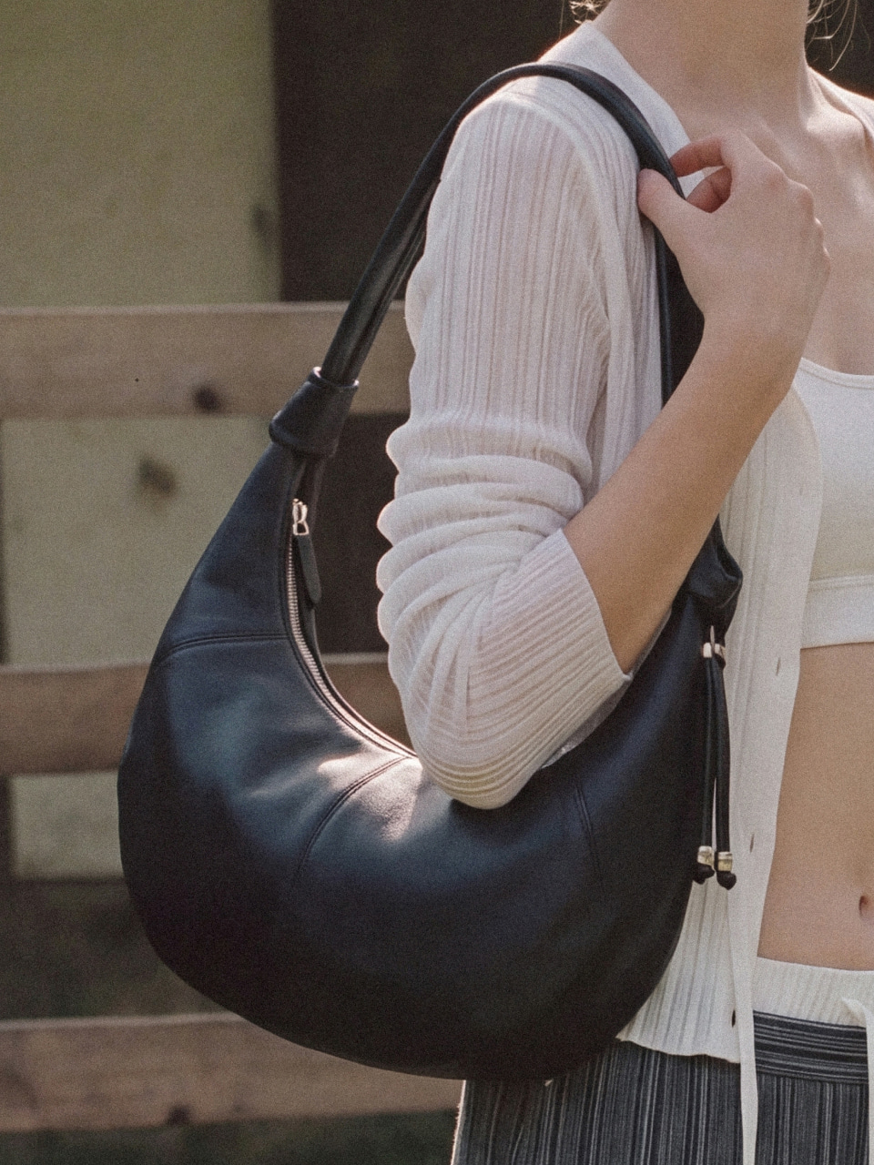 AMANT HOBO BAG - PLAIN (ECRU/ BLACK) 