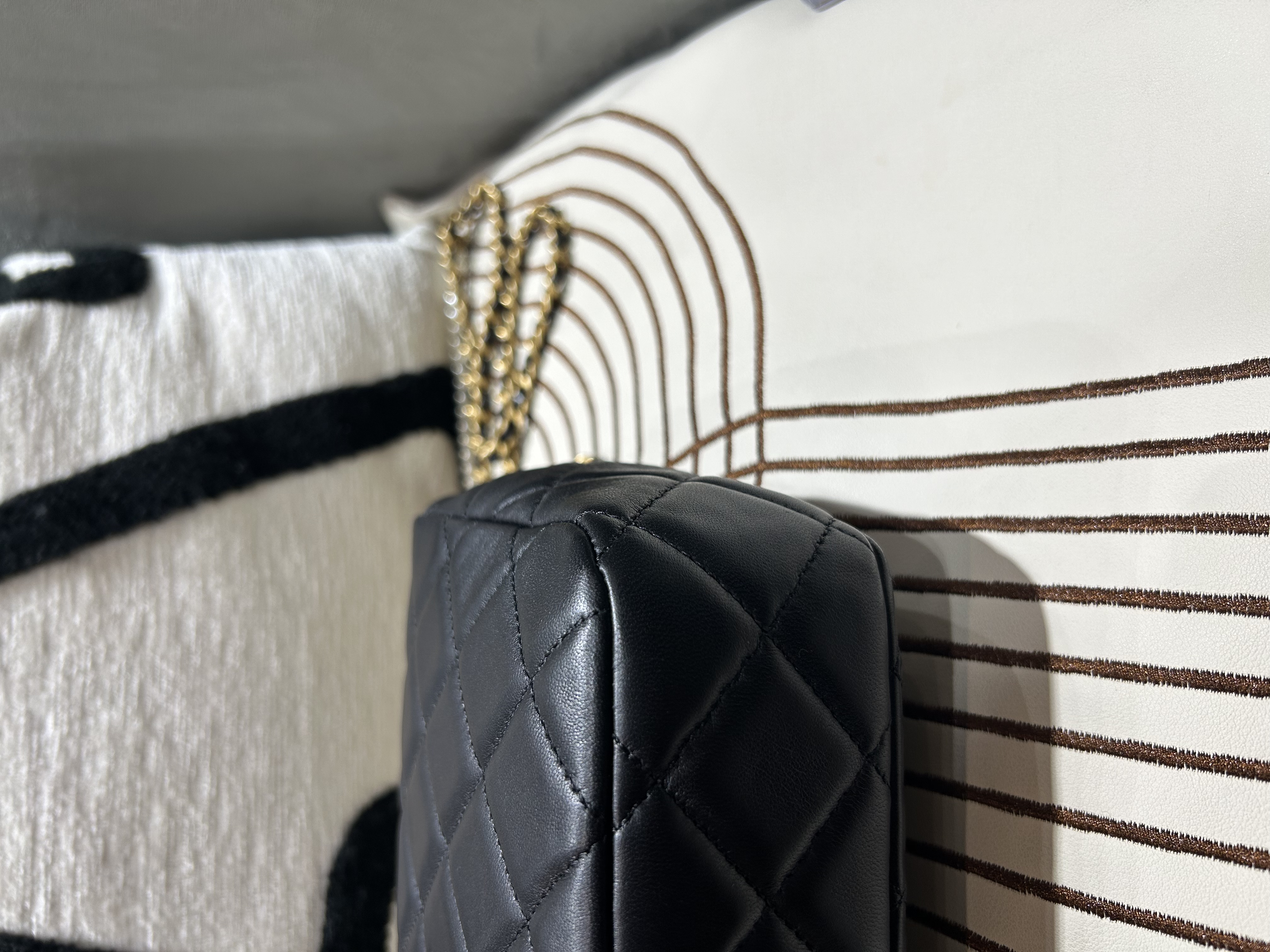 Chanel Plaid Shoulder Bag AS5353 100%Authentic, 98%new☑️收據☑️晶片☑️Dust bag☑️Box